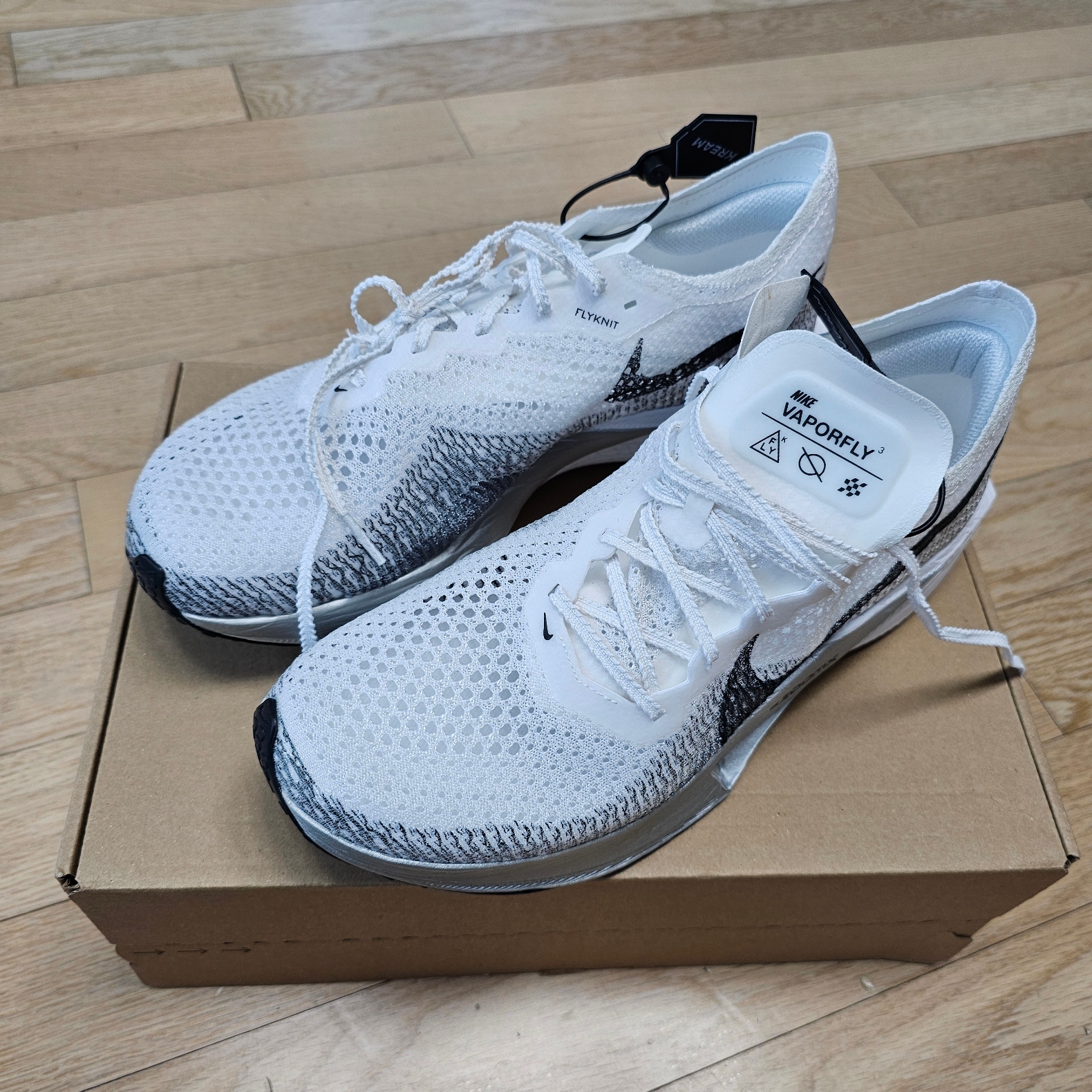 Nike ZoomX Vaporfly Next% 3 White Grey 착용 스타일