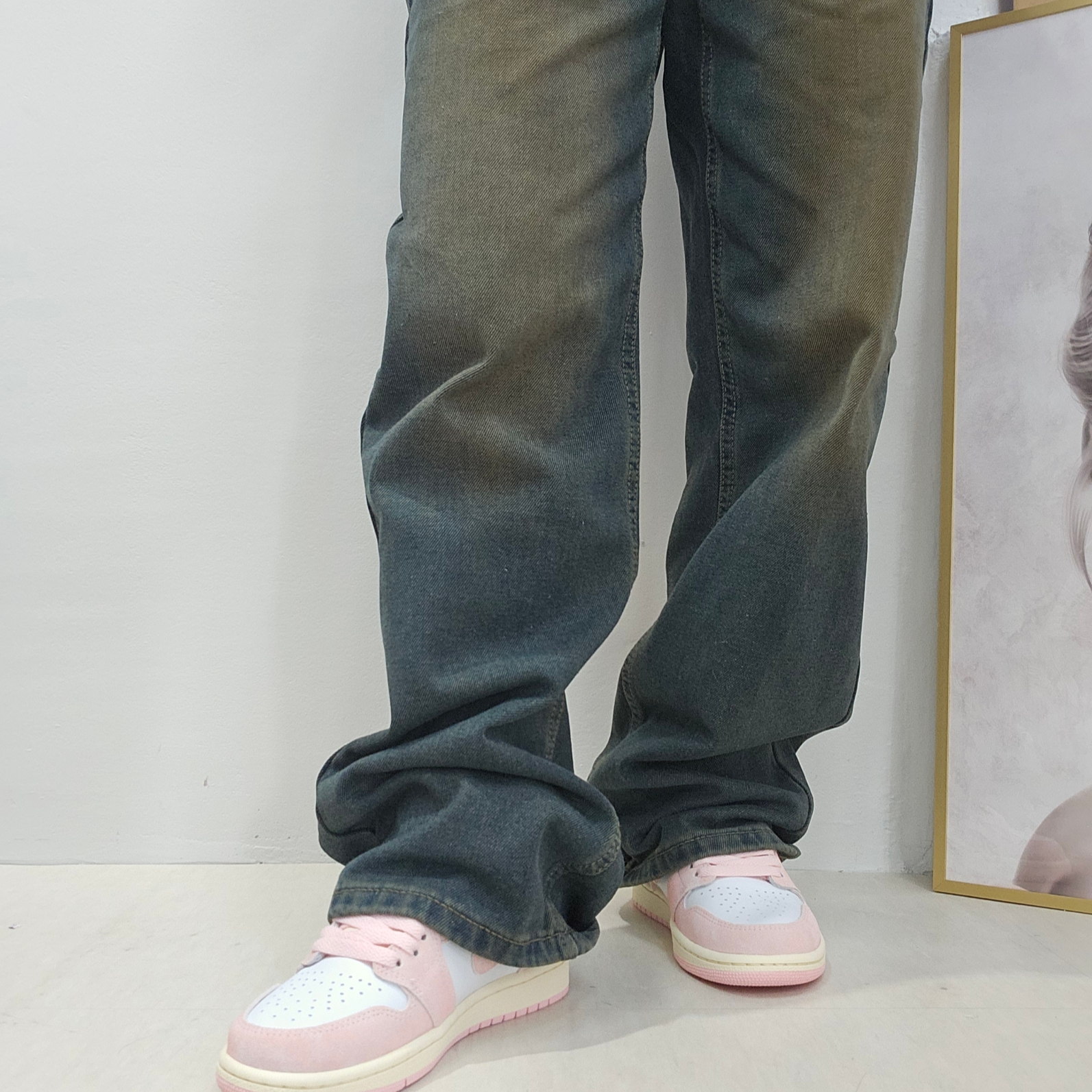 (W) Jordan 1 Retro High OG Coconut Milk and Sail 착용 스타일 - 1