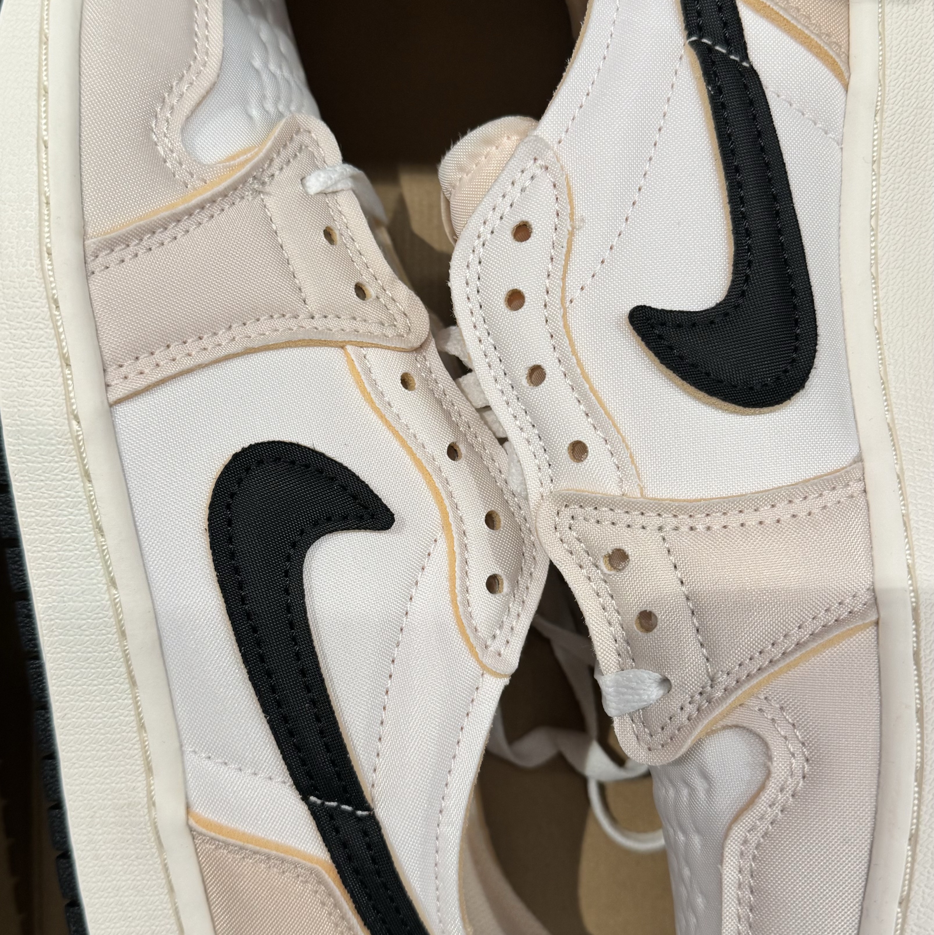 Jordan 1 Retro Low OG EX White and Coconut Milk 착용 스타일