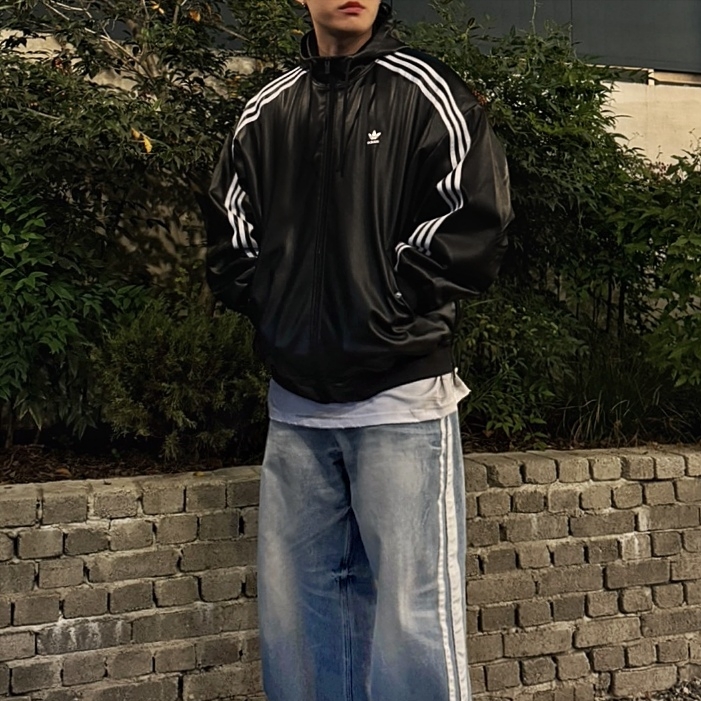 (W) Adidas Adilenium Xl Faux Leather Jacket Black - KR Sizing 착용 스타일 - 1