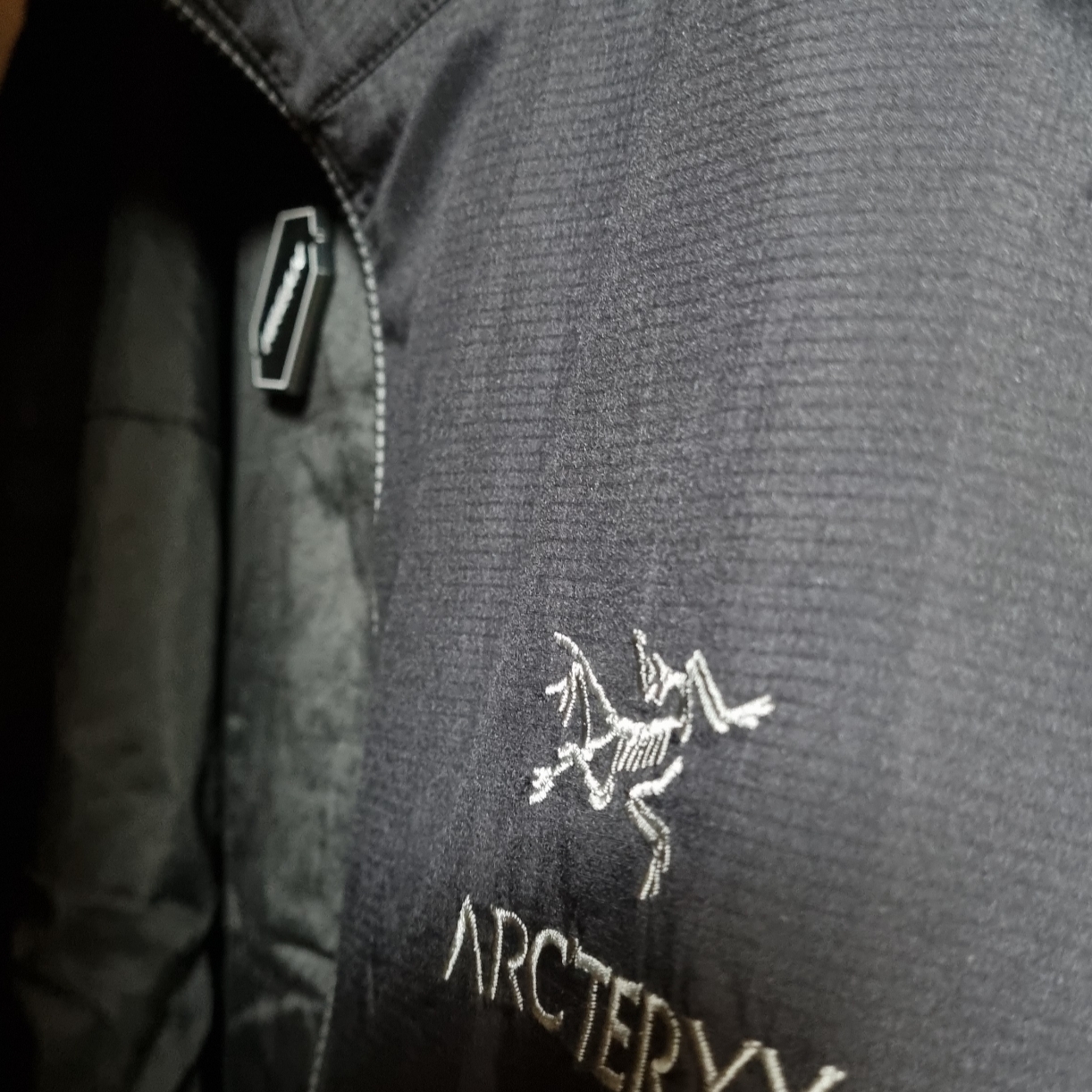 Arc'teryx Atom LT Hoody Black 착용 스타일