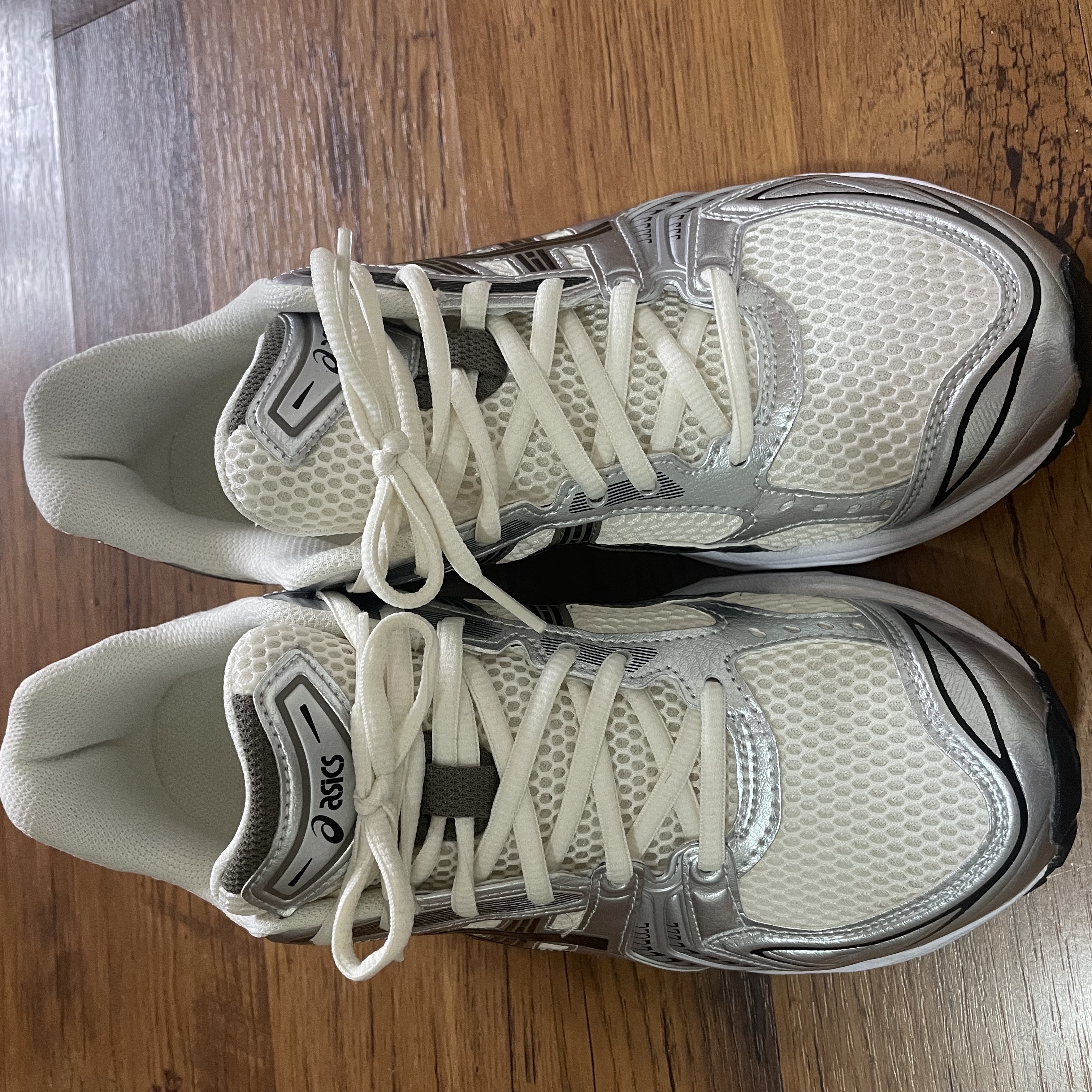 Asics Gel-Kayano 14 Cream Black 착용 스타일