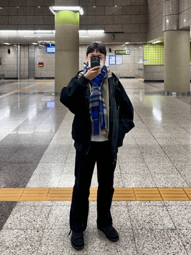 Ader Error Revint Plaid Muffler Z-Blue, Wooyoungmi Long Straight Denim Pants Black -23FW 착용 스타일 - 1