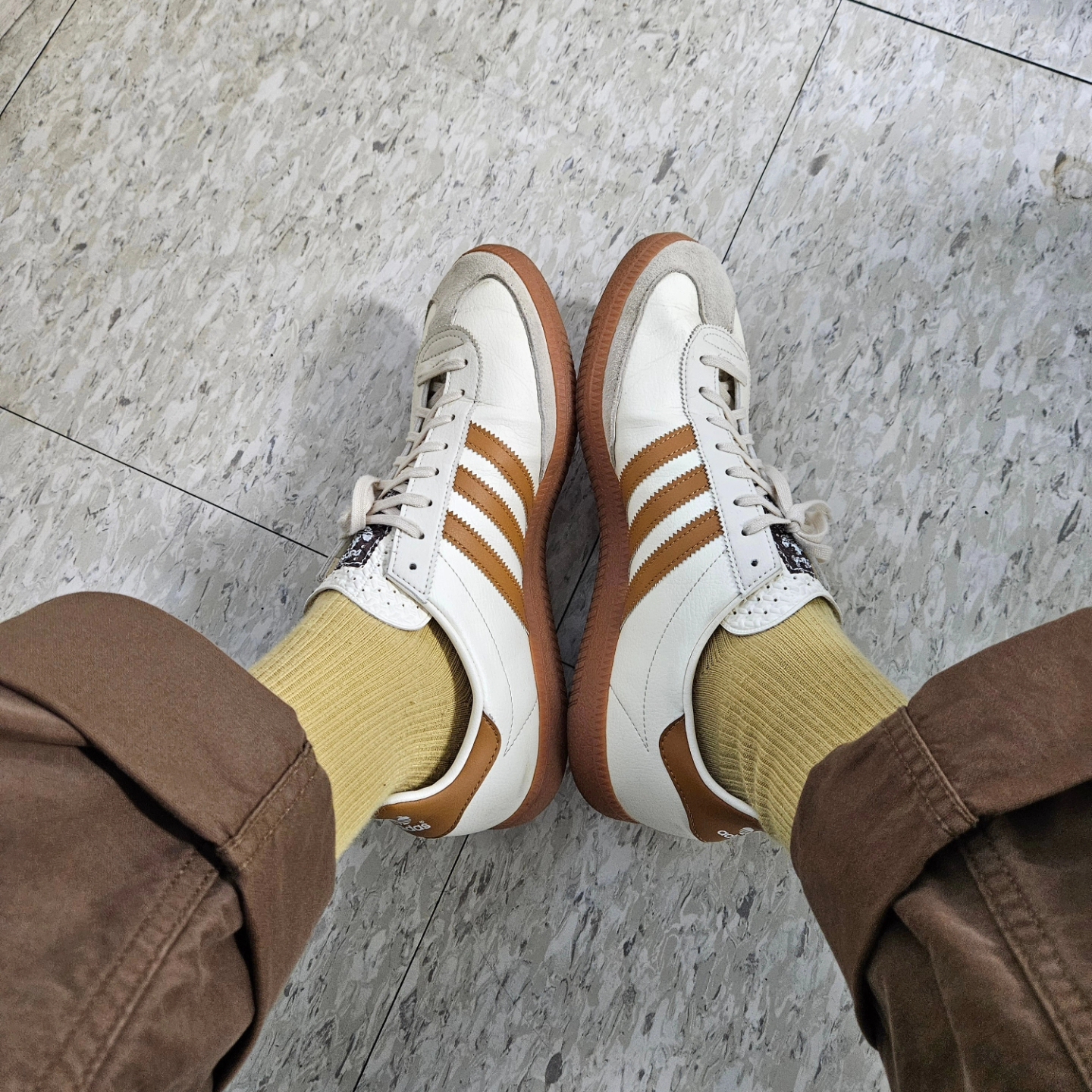 Adidas City Series Triest Cream White, Omega Seamaster Planet Ocean 600M Co Axial Master Chronometer Steel Black 착용 스타일 - 7