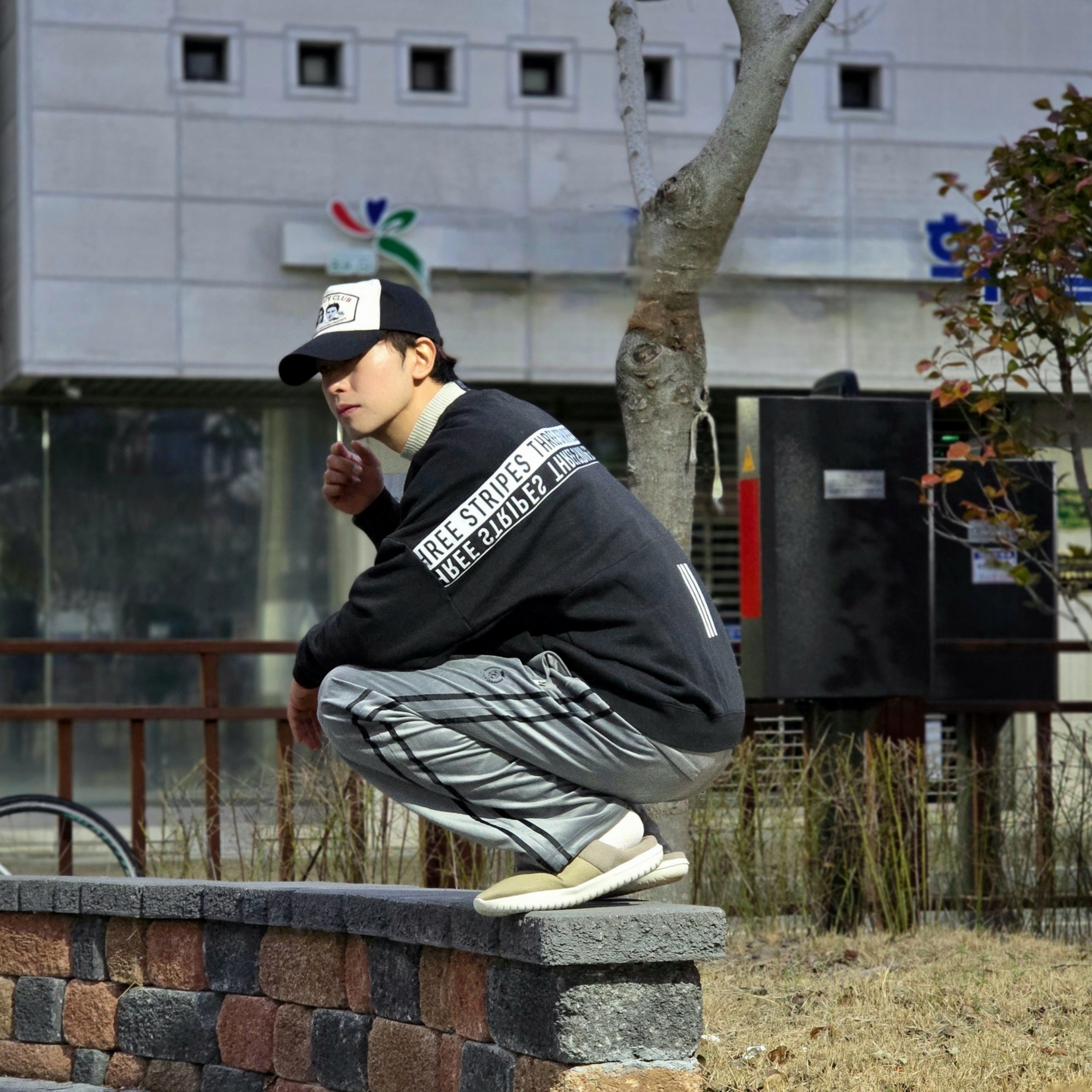 Nike Burrow Khaki Rattan 착용 스타일 - 1