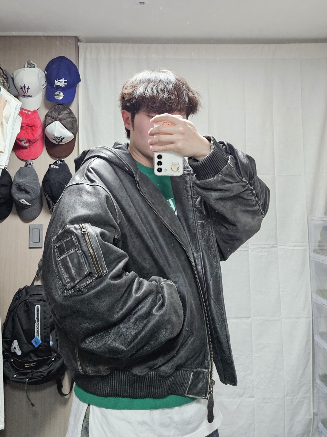 Balenciaga 3XL Sneakers Grey White Red, Undermycar Gubalok Vintage Washed All Leather Hood Bomber Dark Earth - 23FW 착용 스타일 - 2