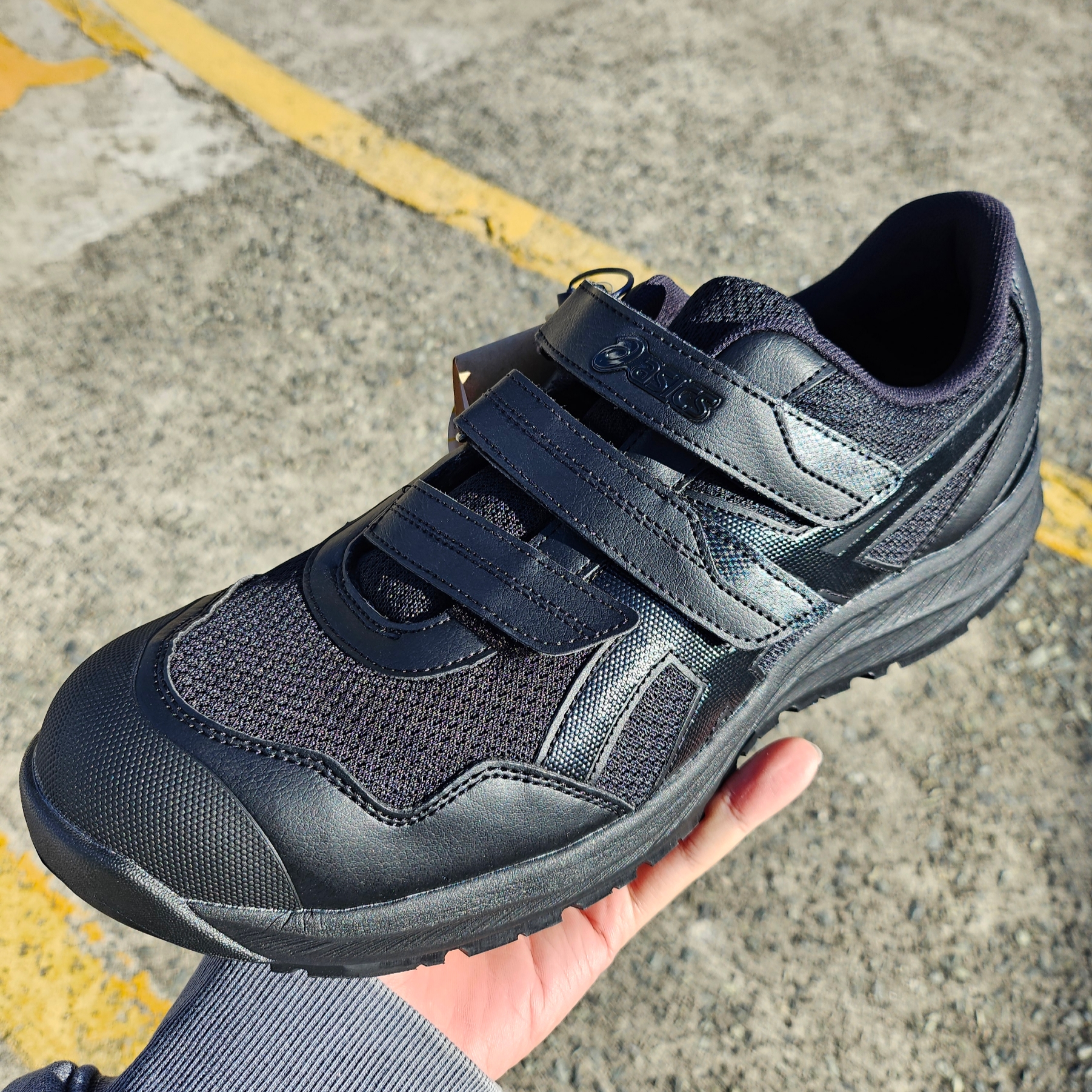 Asics Winjob CP215 Black 착용 스타일