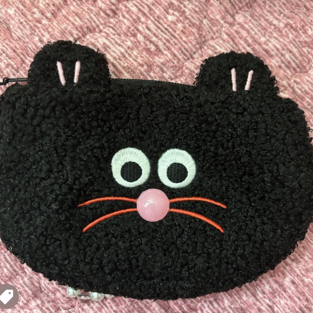 Monamhee Pouch Black 착용 스타일