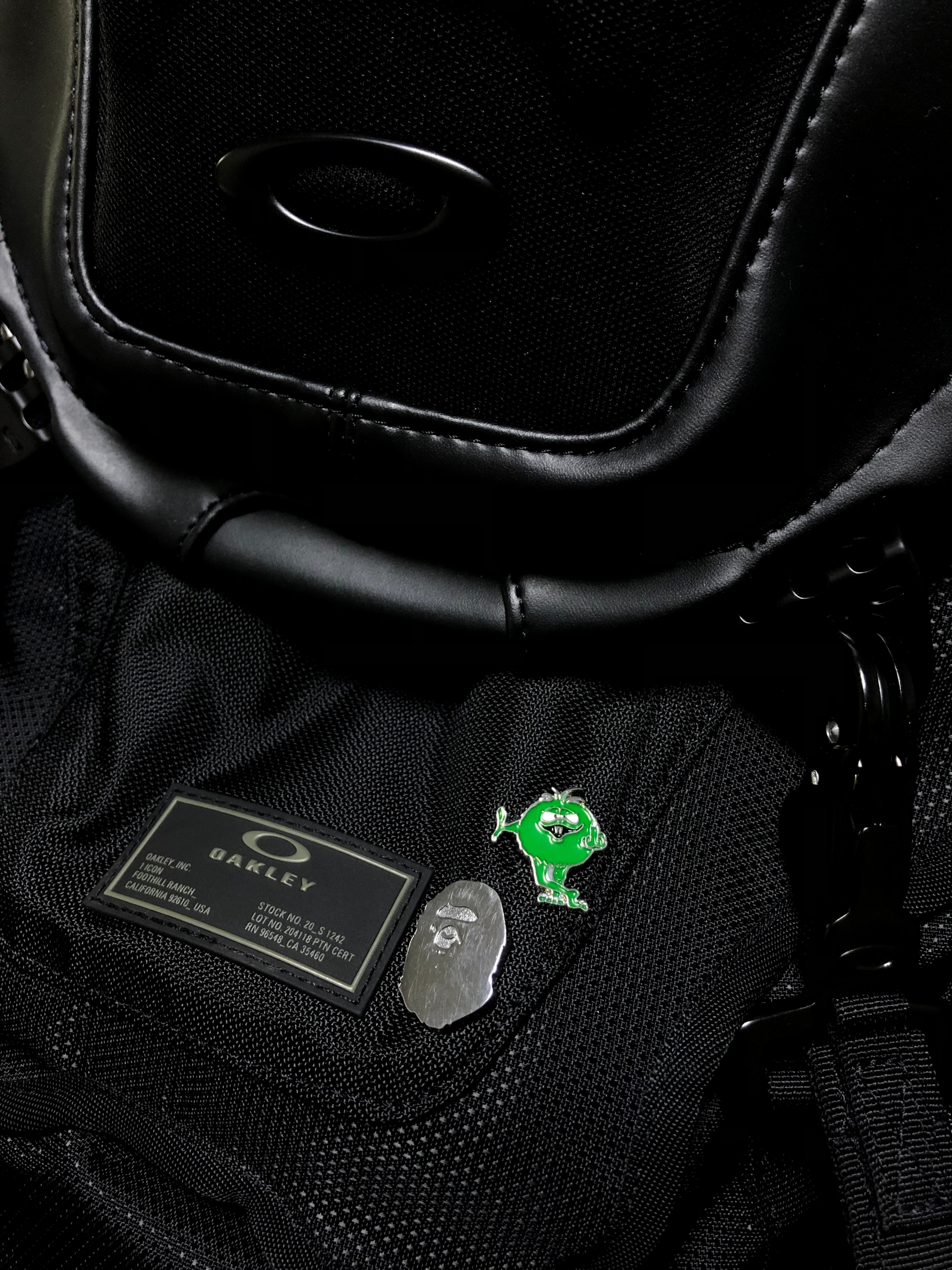 Supreme Camacho Pin Green - 23FW 착용 스타일