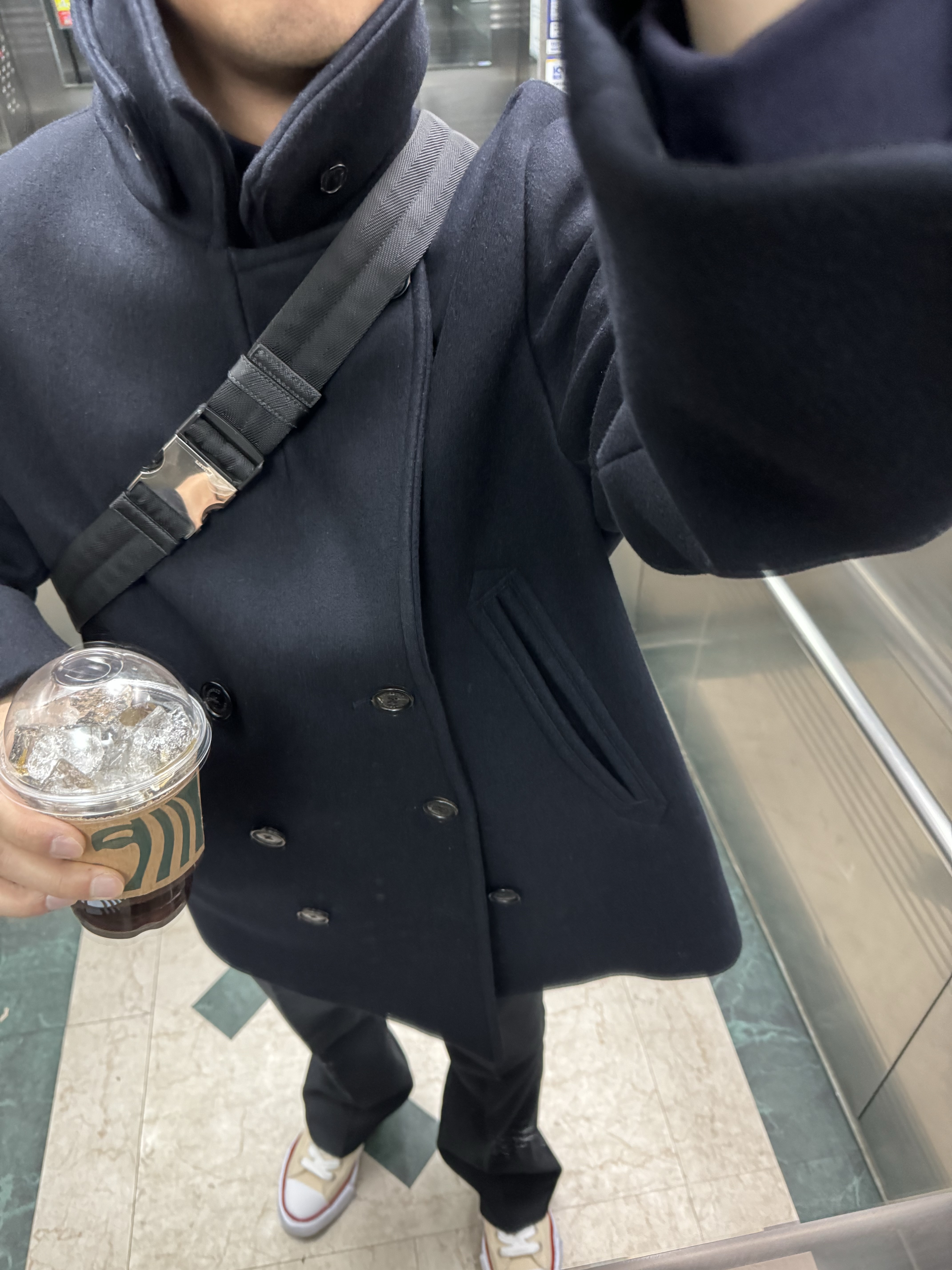 Maison Mihara Yasuhiro Peterson OG Sole Canvas Low-top Sneakers Natural, Prada Nylon Triangle Logo Belt Bag Black 착용 스타일
