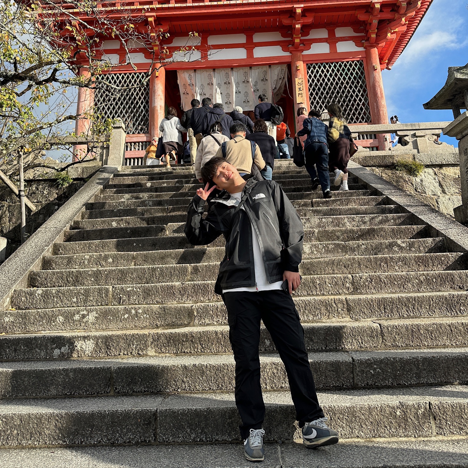 Supreme x The North Face Summit Series Outer Tape Seam Jacket Black - 21SS, Nike x Sacai Zoom Cortez SP Iron Grey 착용 스타일 - 2