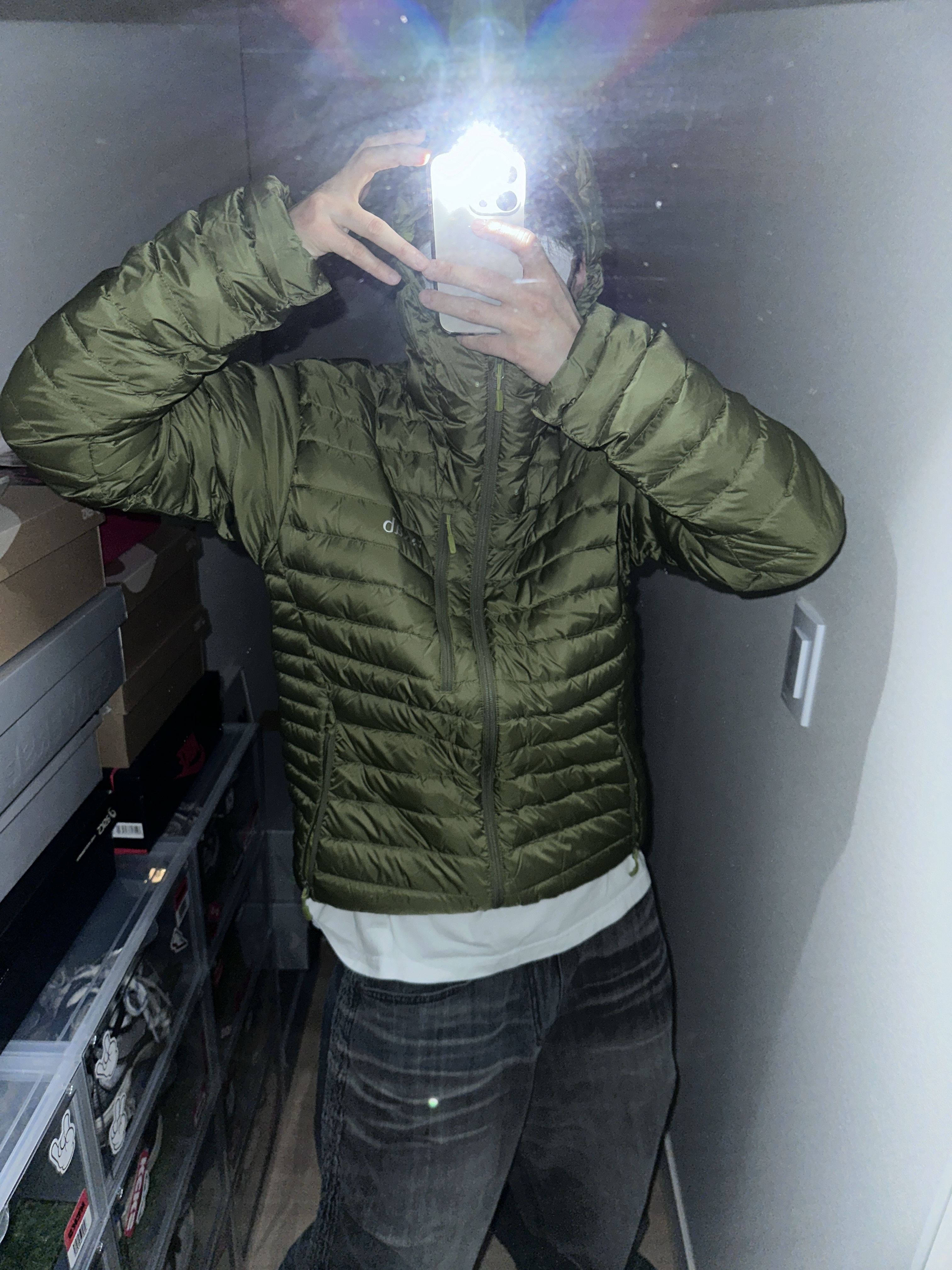 Rab Microlight Alpine Jacket Chlorite Green, [KREAM 단독] Etce Smocking Baggy Jean Grey 착용 스타일 - 1