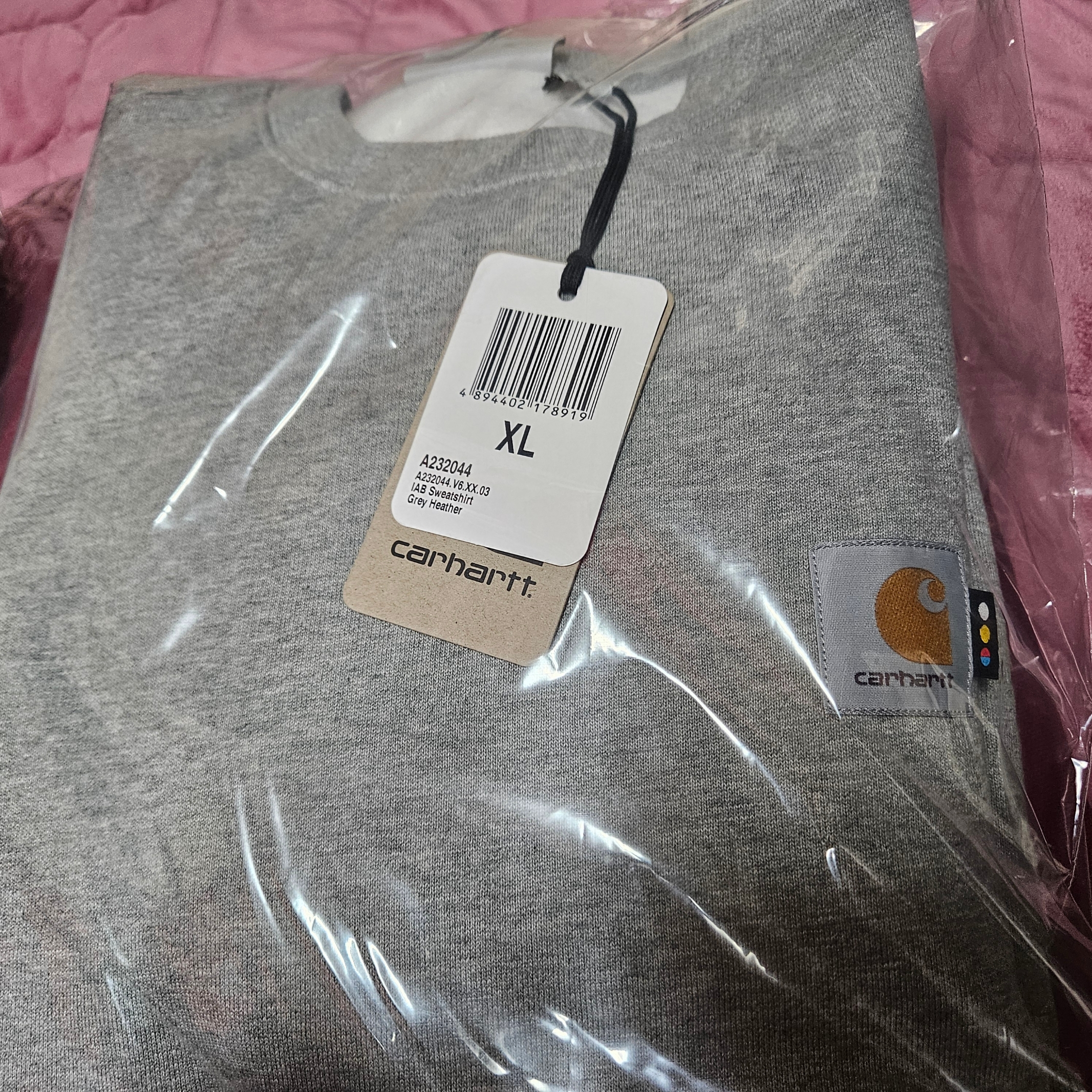 Carhartt WIP x IAB Studio Pocket Sweatshirt Grey Heather 착용 스타일
