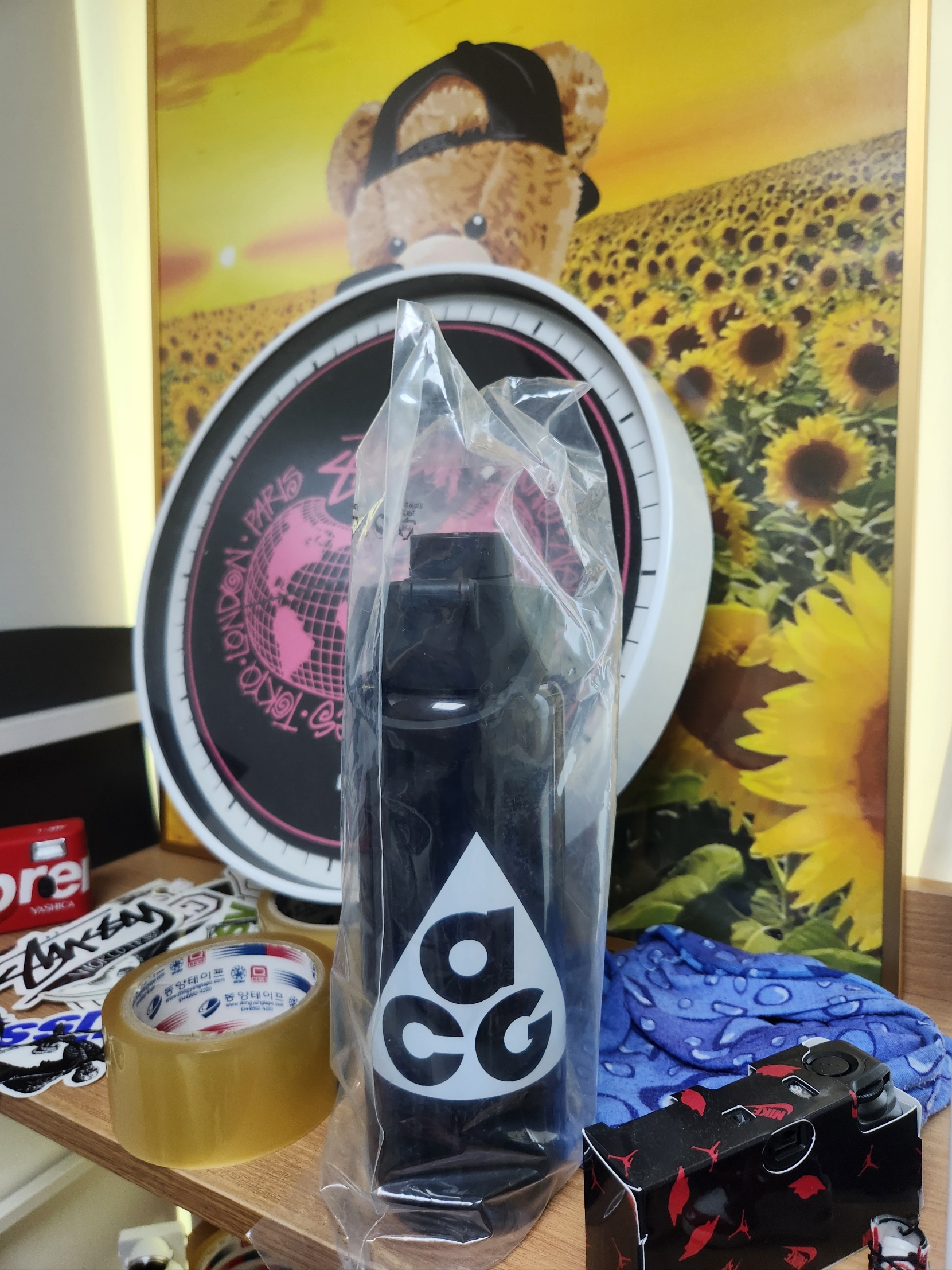 Nike ACG Tritan Renew Recharge Chug Bottle 710ml Black 착용 스타일