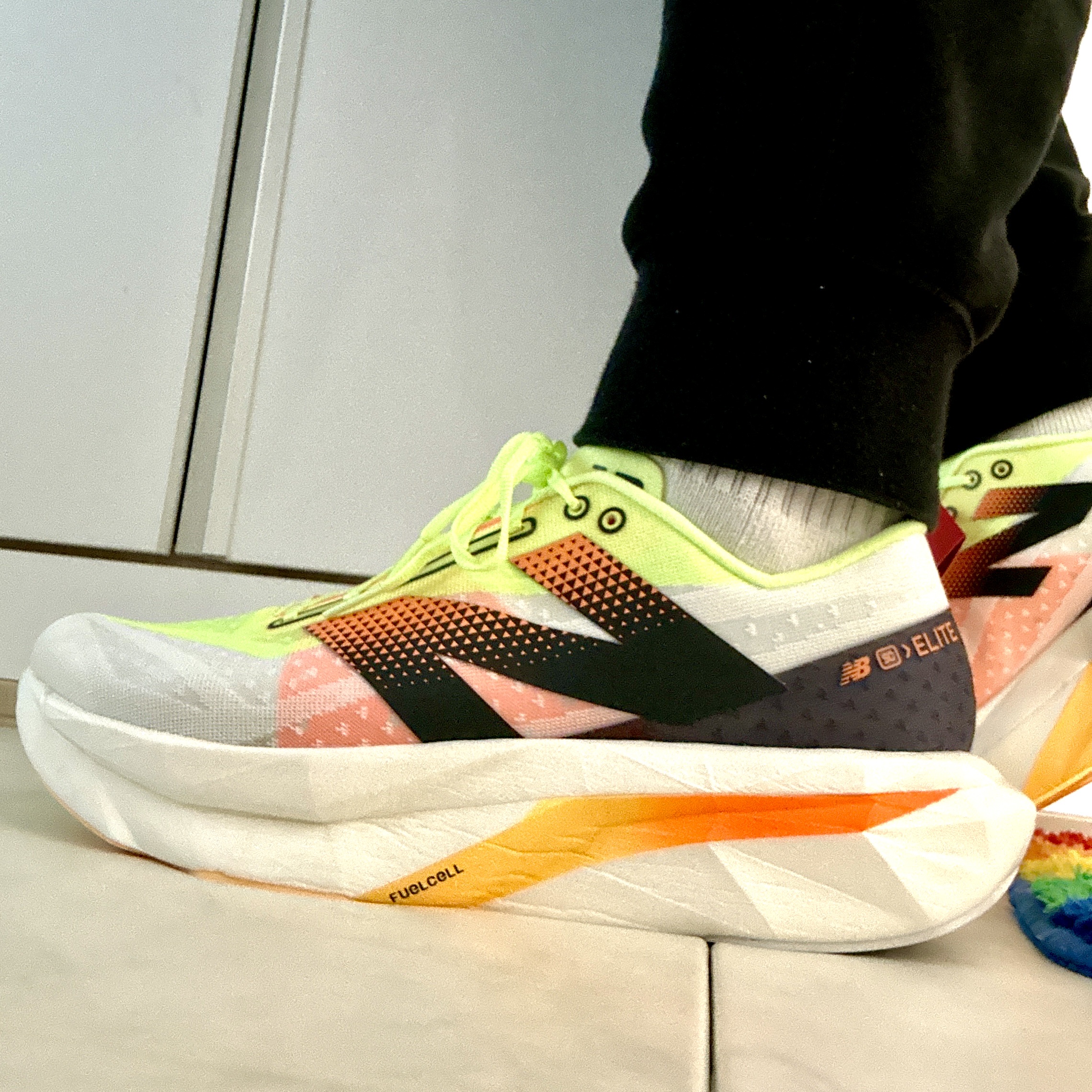 New Balance Fuelcell Supercomp Elite v4 White Bleached Lime Glow - 2E Wide 착용 스타일