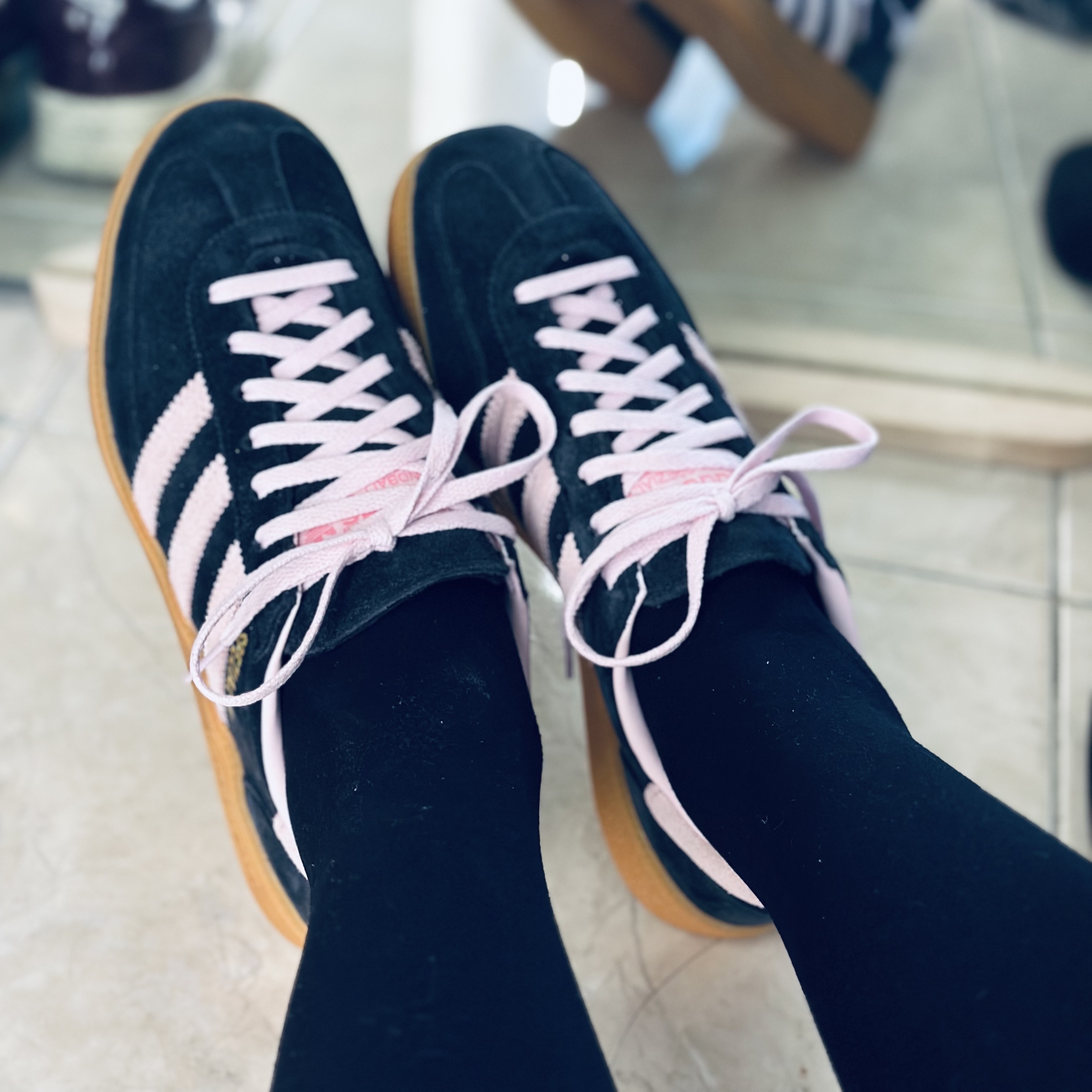 (W) Adidas Spezial Handball Core Black Clear Pink 착용 스타일