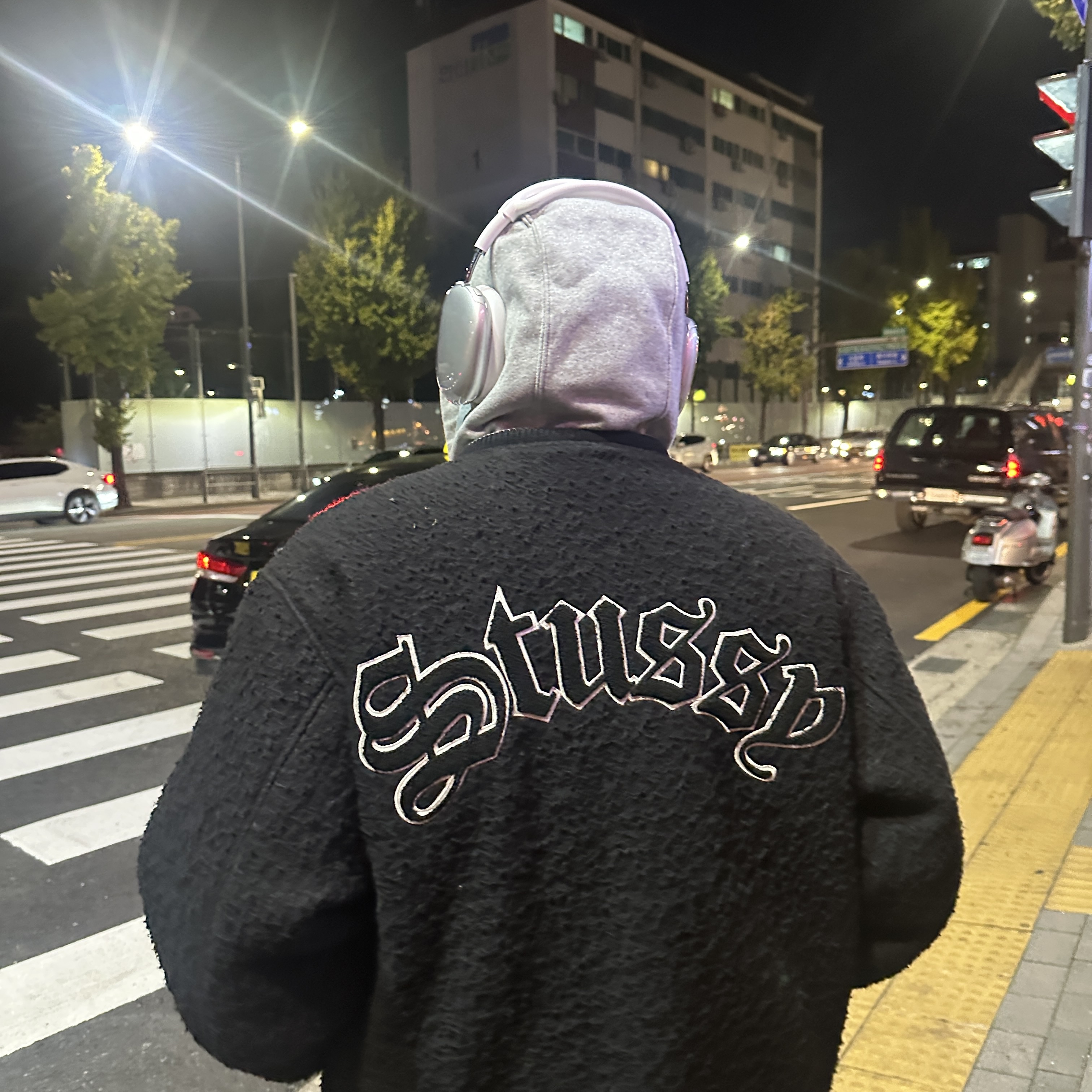 Stussy Casentino Wool Varsity Jacket Black 착용 스타일 - 2