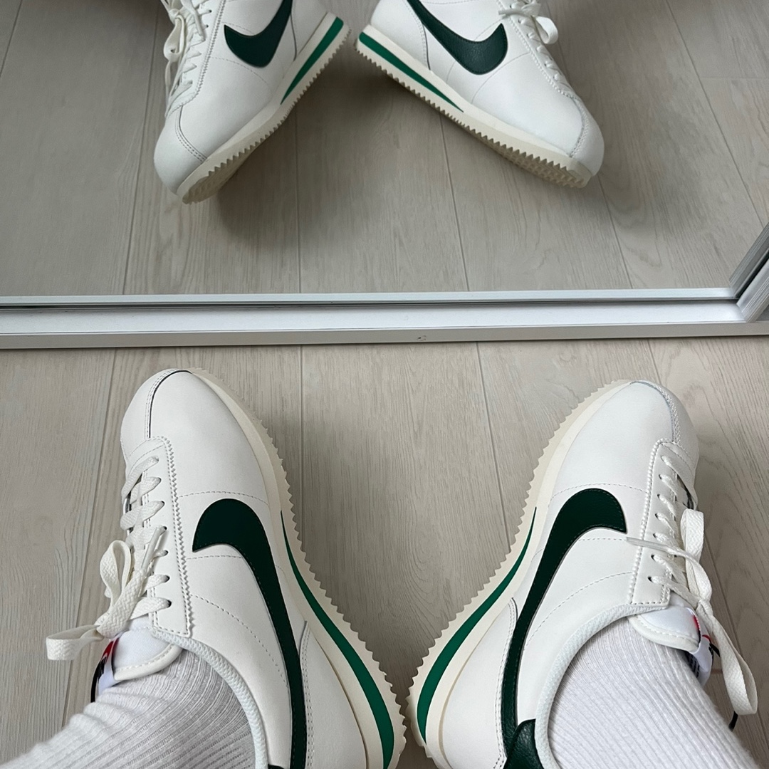 (W) Nike Cortez Gorge Green and Malachite 착용 스타일 - 1