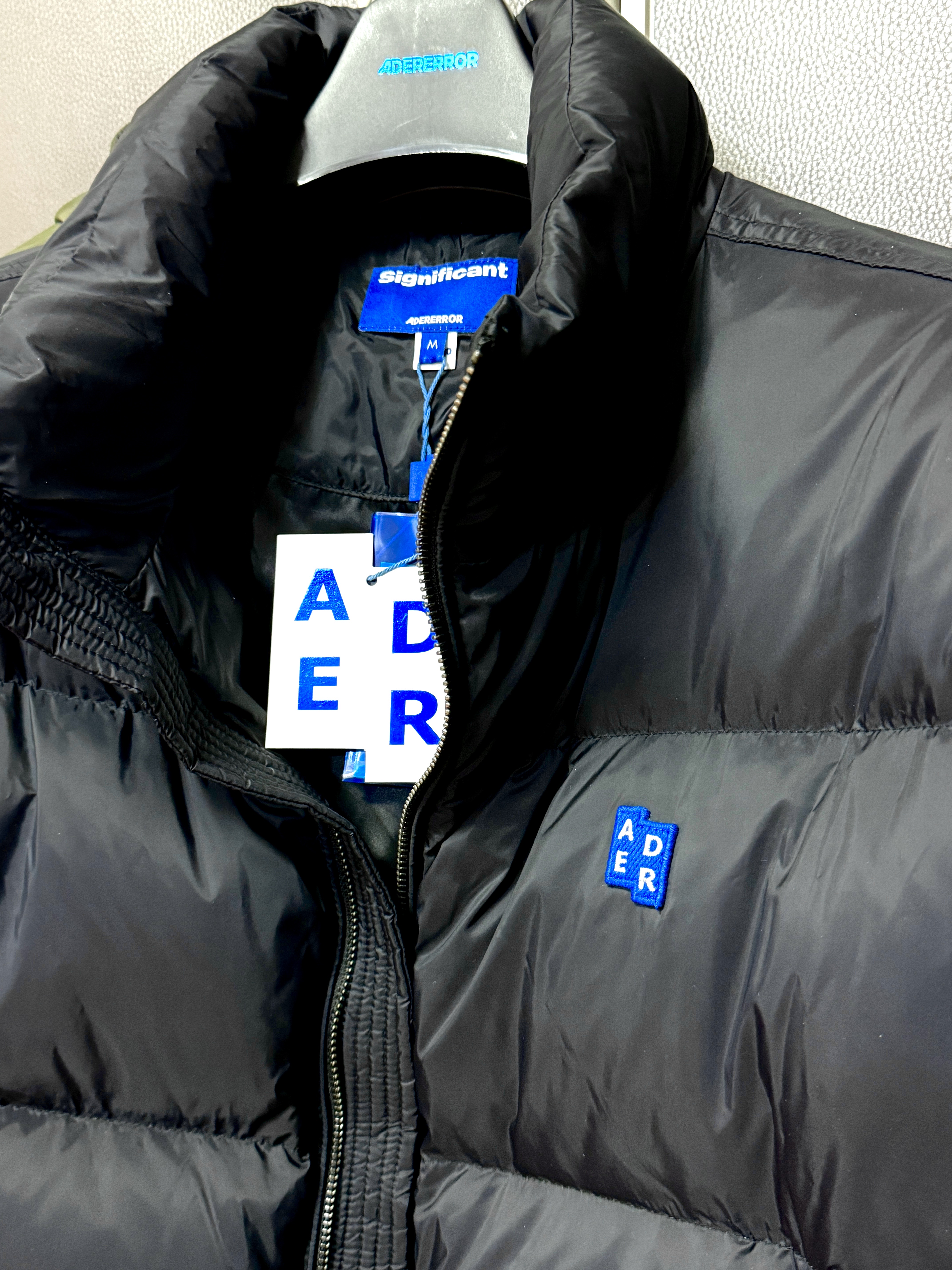Ader Error Sig; TRS/BL Tag Puffer Jacket 01 Noir 착용 스타일 - 1