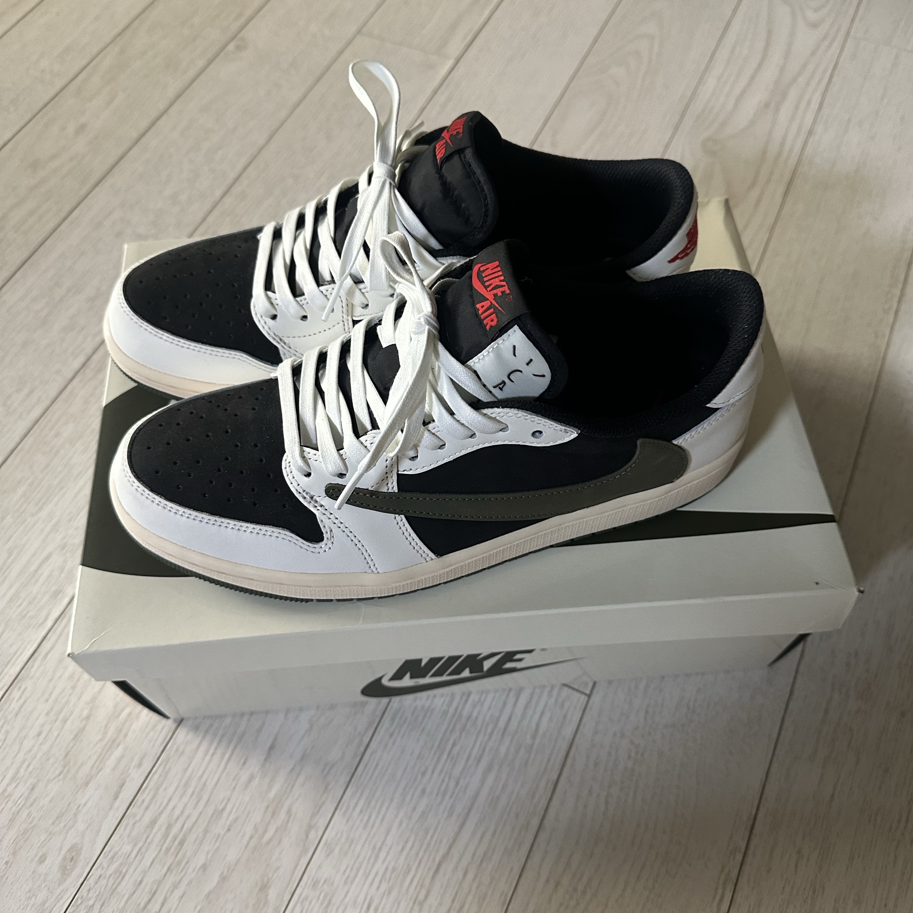 (W) Jordan 1 x Travis Scott Retro Low OG SP Medium Olive 착용 스타일