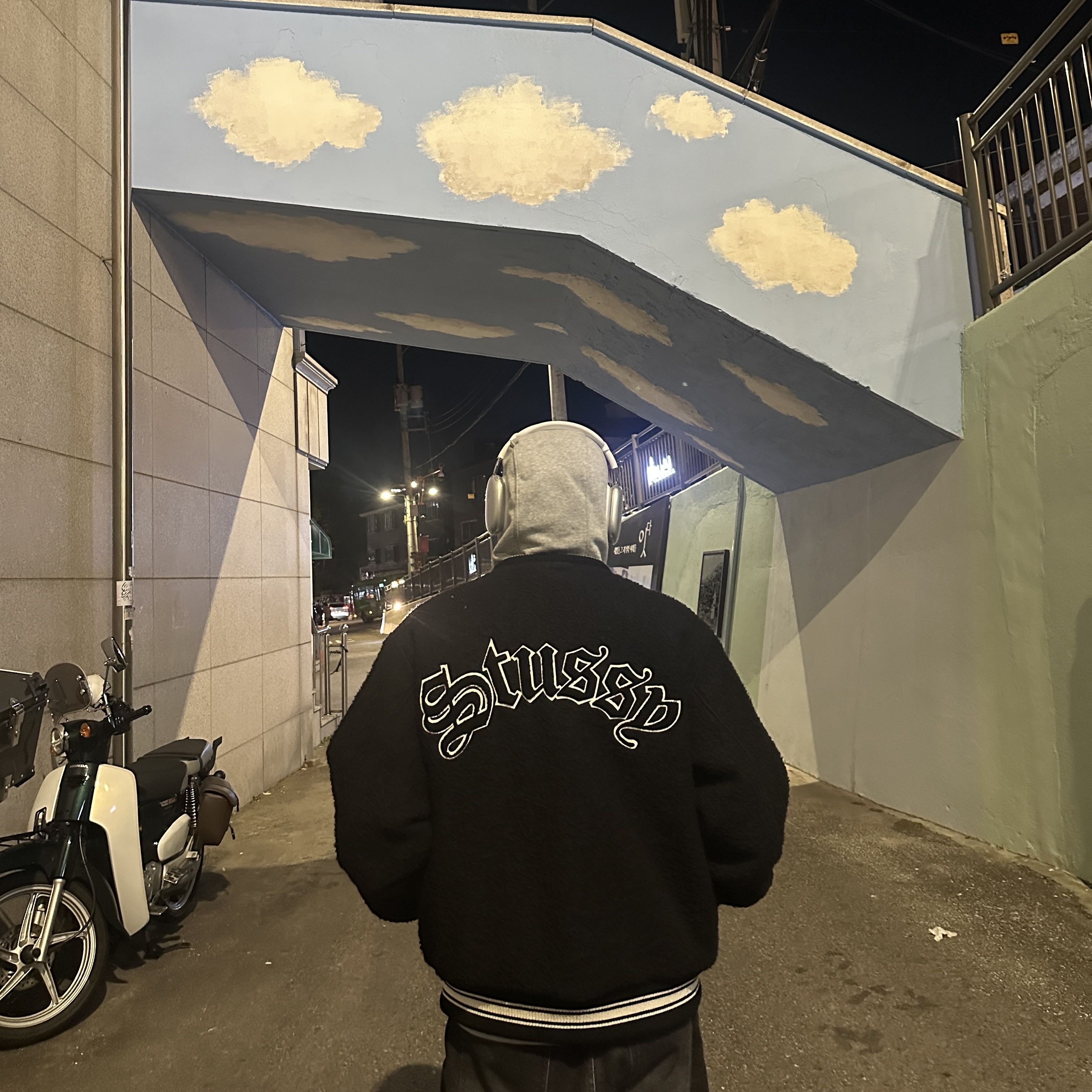 Stussy Casentino Wool Varsity Jacket Black 착용 스타일 - 1