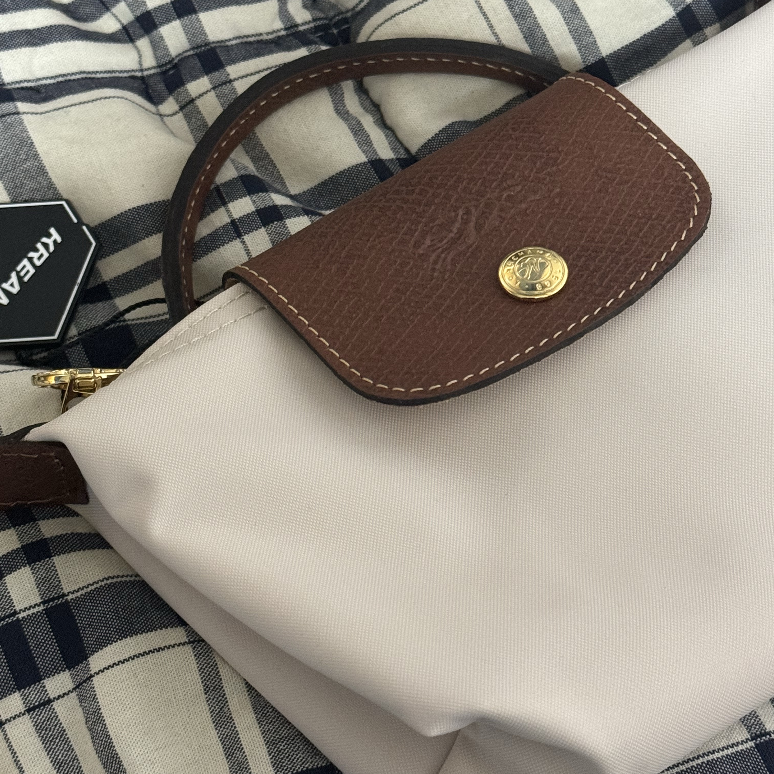 Longchamp Le Pliage Original Handle Pouch Paper 착용 스타일