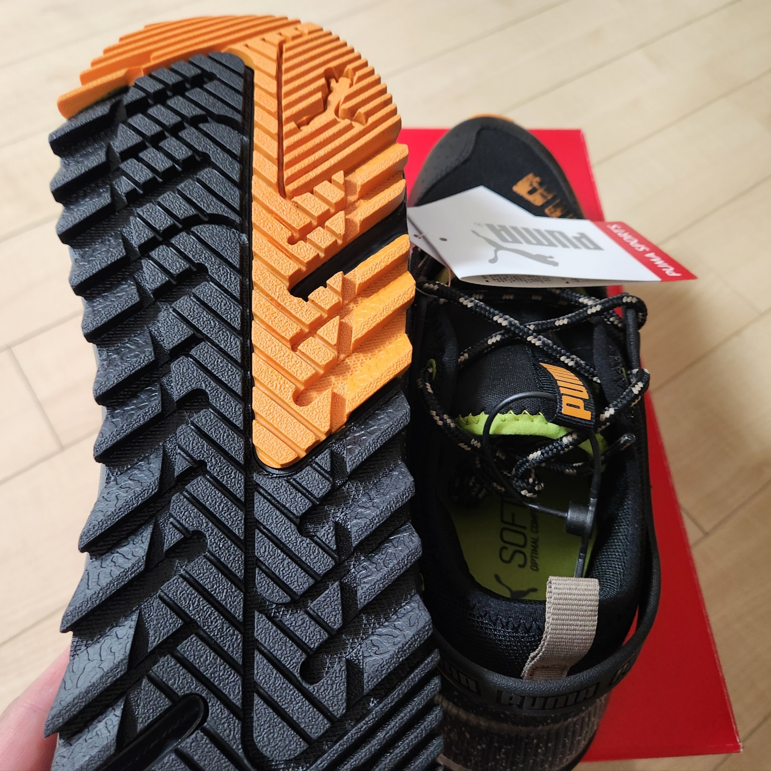 Puma Pacer Future Trail Black Orange Brick 착용 스타일 - 3