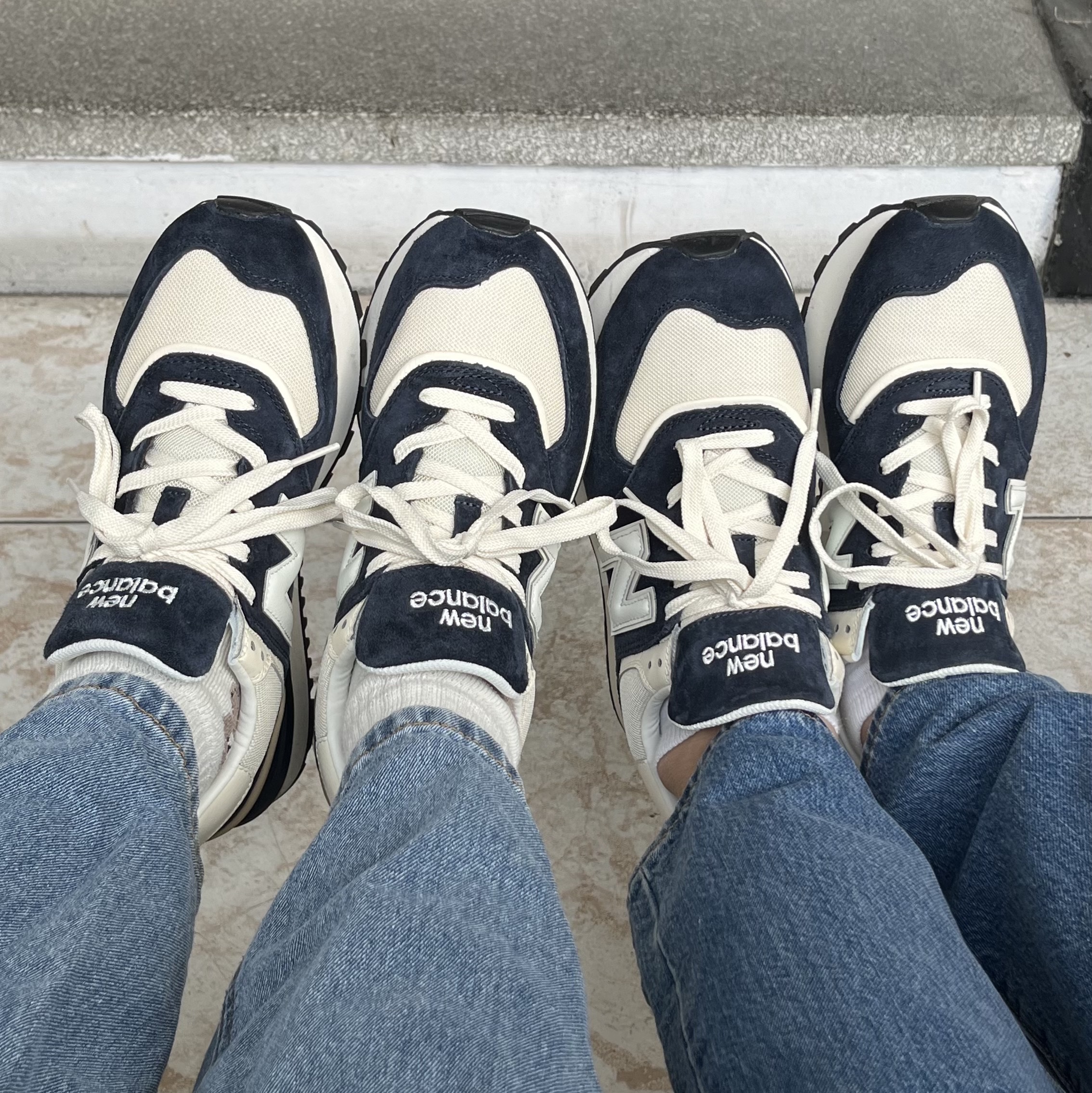 New Balance 574 Legacy Navy Blue 착용 스타일