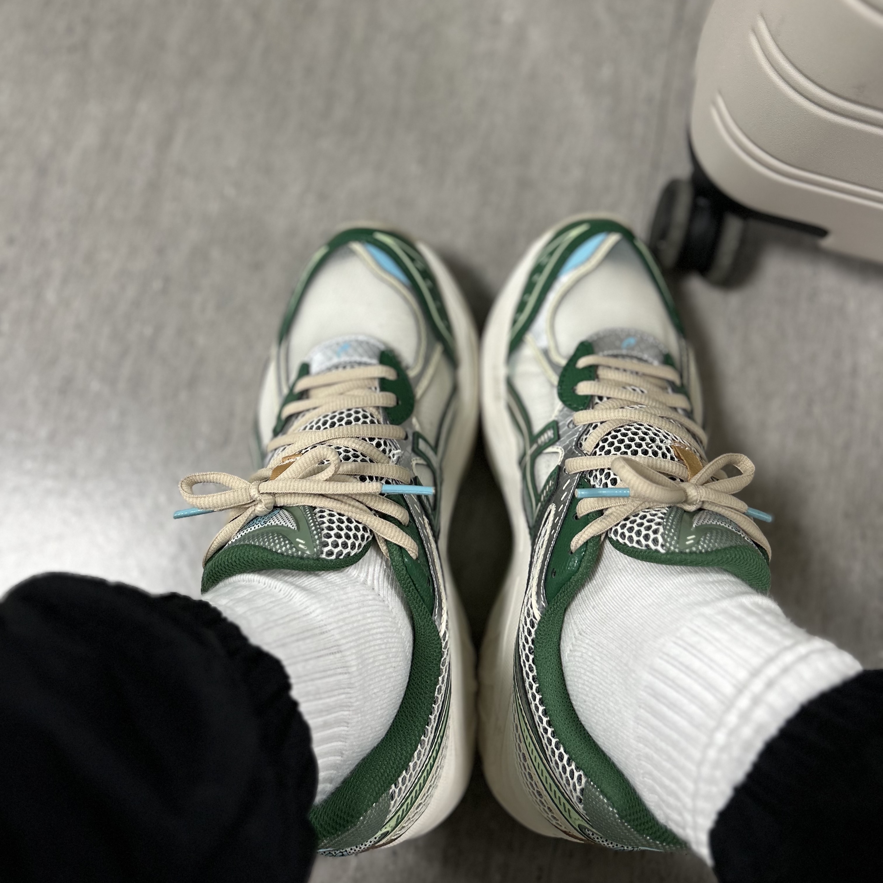 Asics x Above The Clouds GT-2160 Cream Shamrock Green 착용 스타일