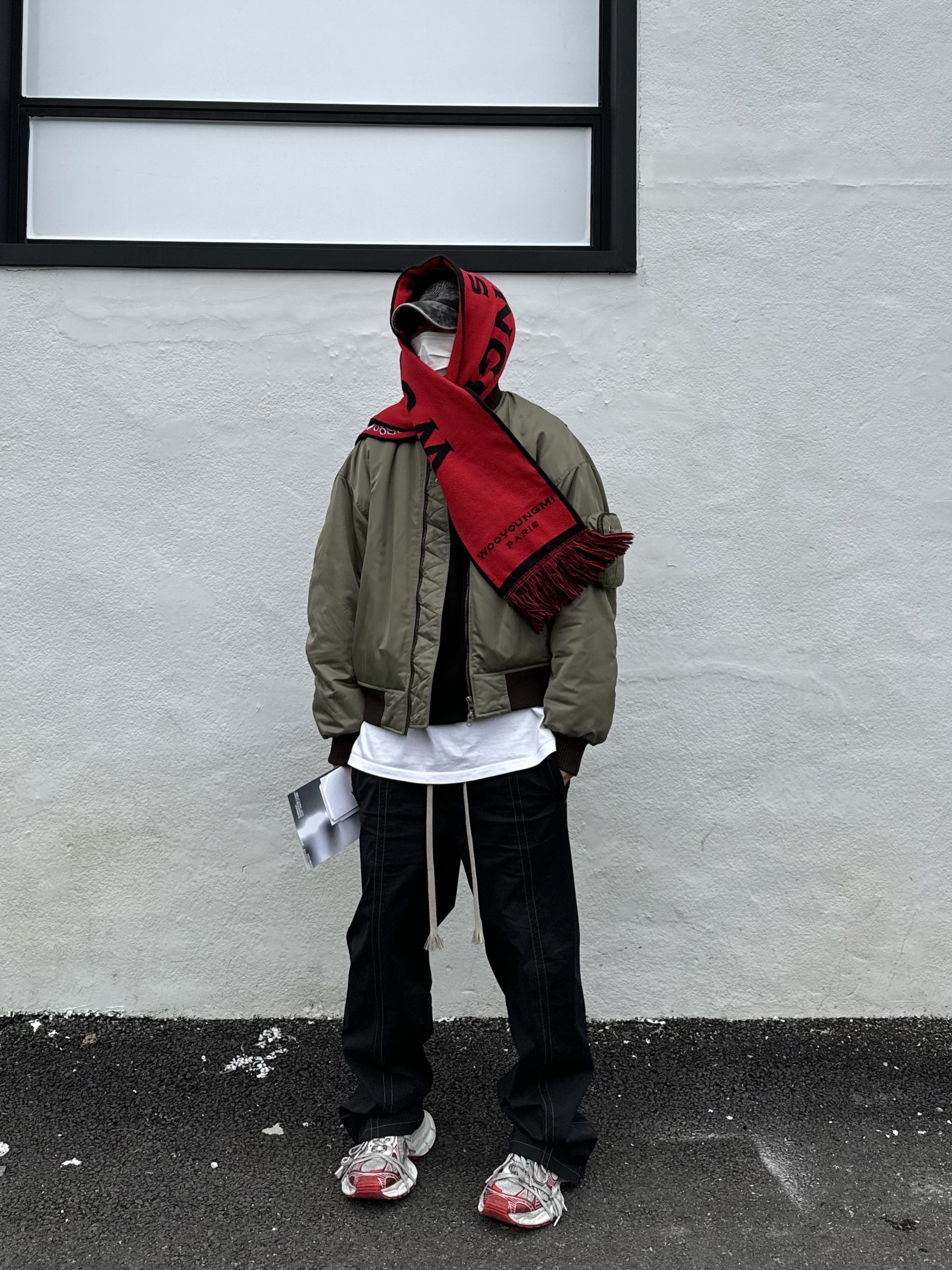 Balenciaga 3XL Sneakers White Red, Permanent Archive Zipper Wave Pants Black 착용 스타일