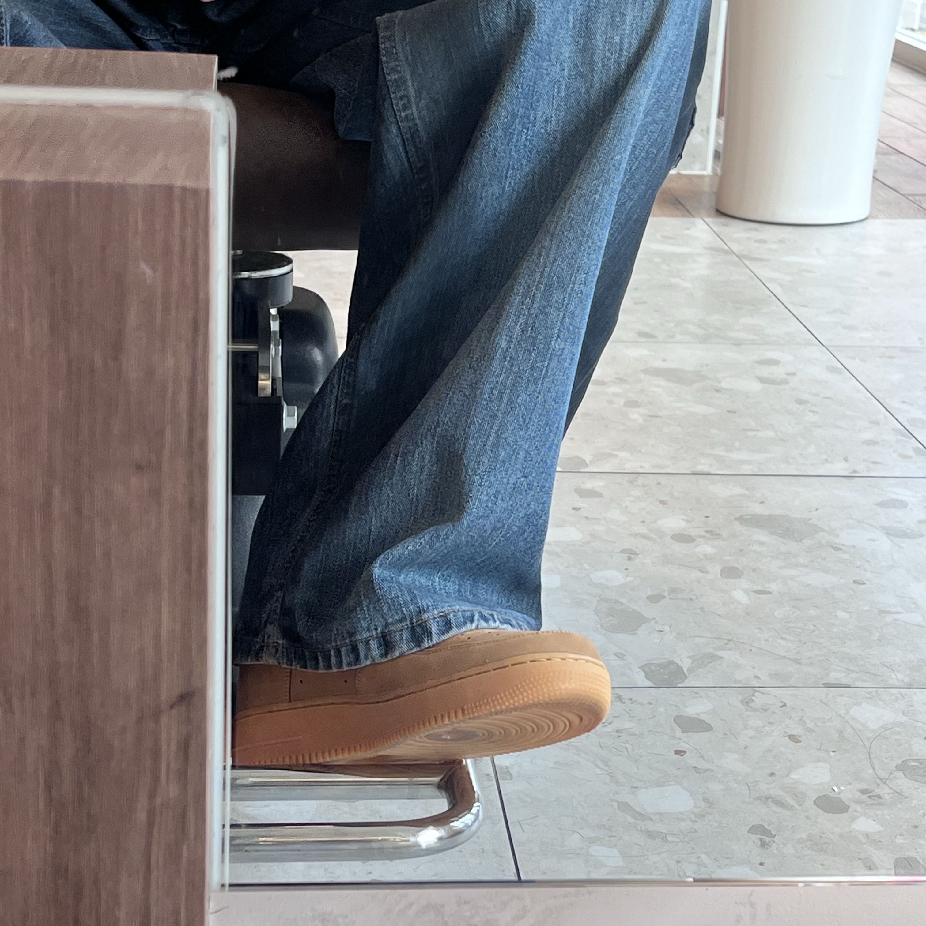 Nike Air Force 1 '07 WB Flax 착용 스타일