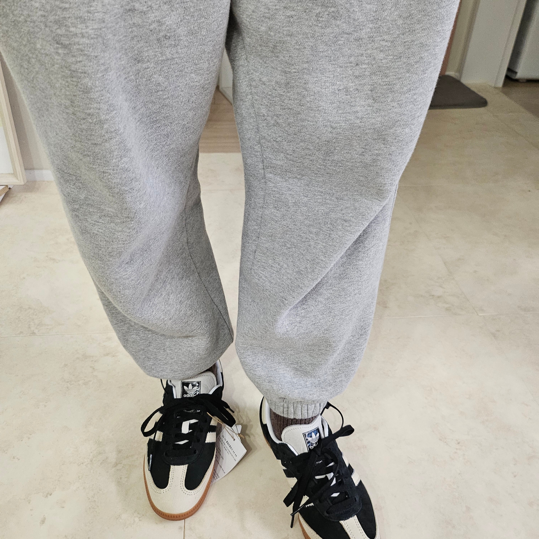 (W) Adidas Samba OG Core Black Wonder White 착용 스타일