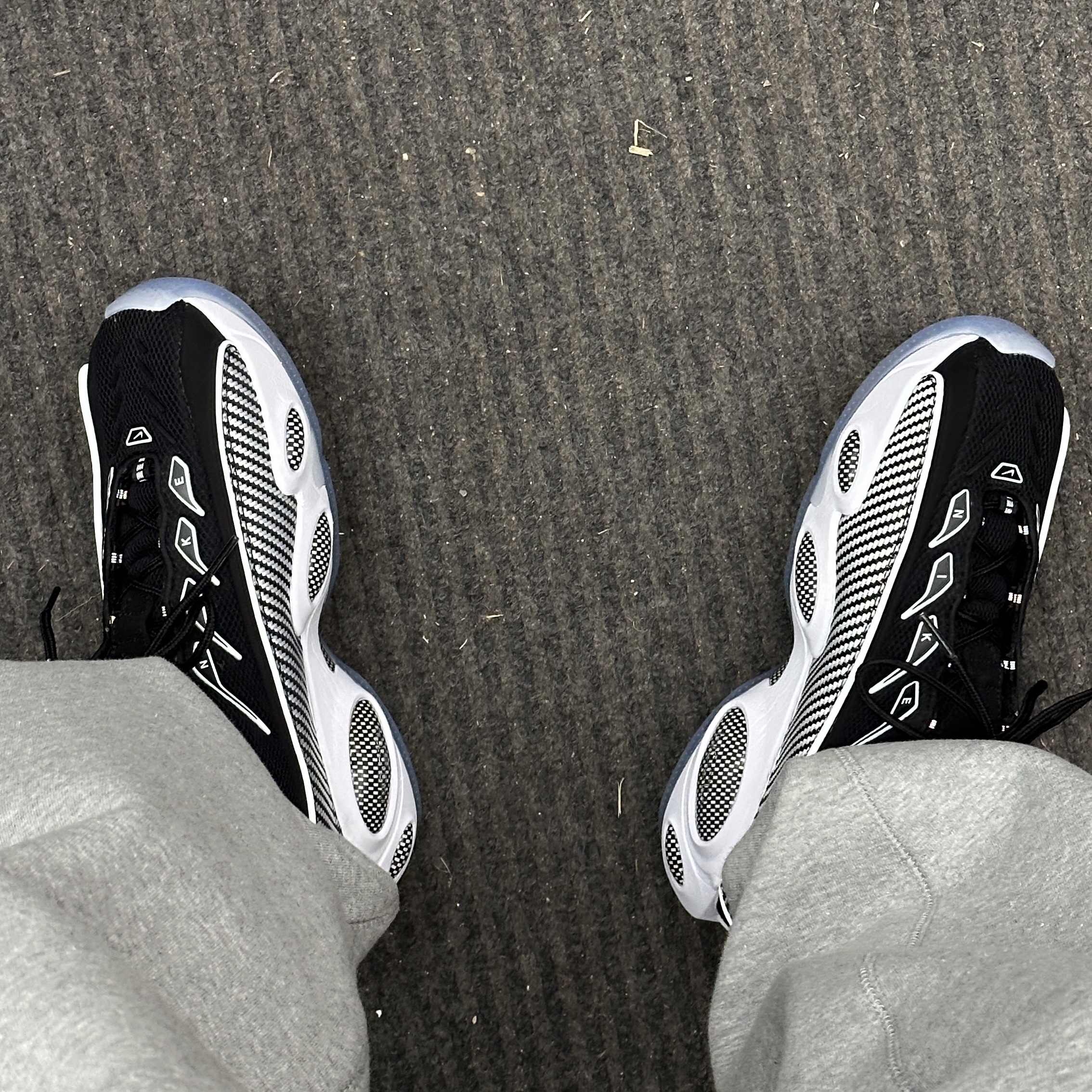 Nike x Drake Nocta Glide Black White Clear 착용 스타일