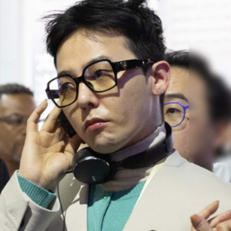 Chanel Square Blue Light Glasses Acetate & Black Asian Fit 착용 스타일 - 2