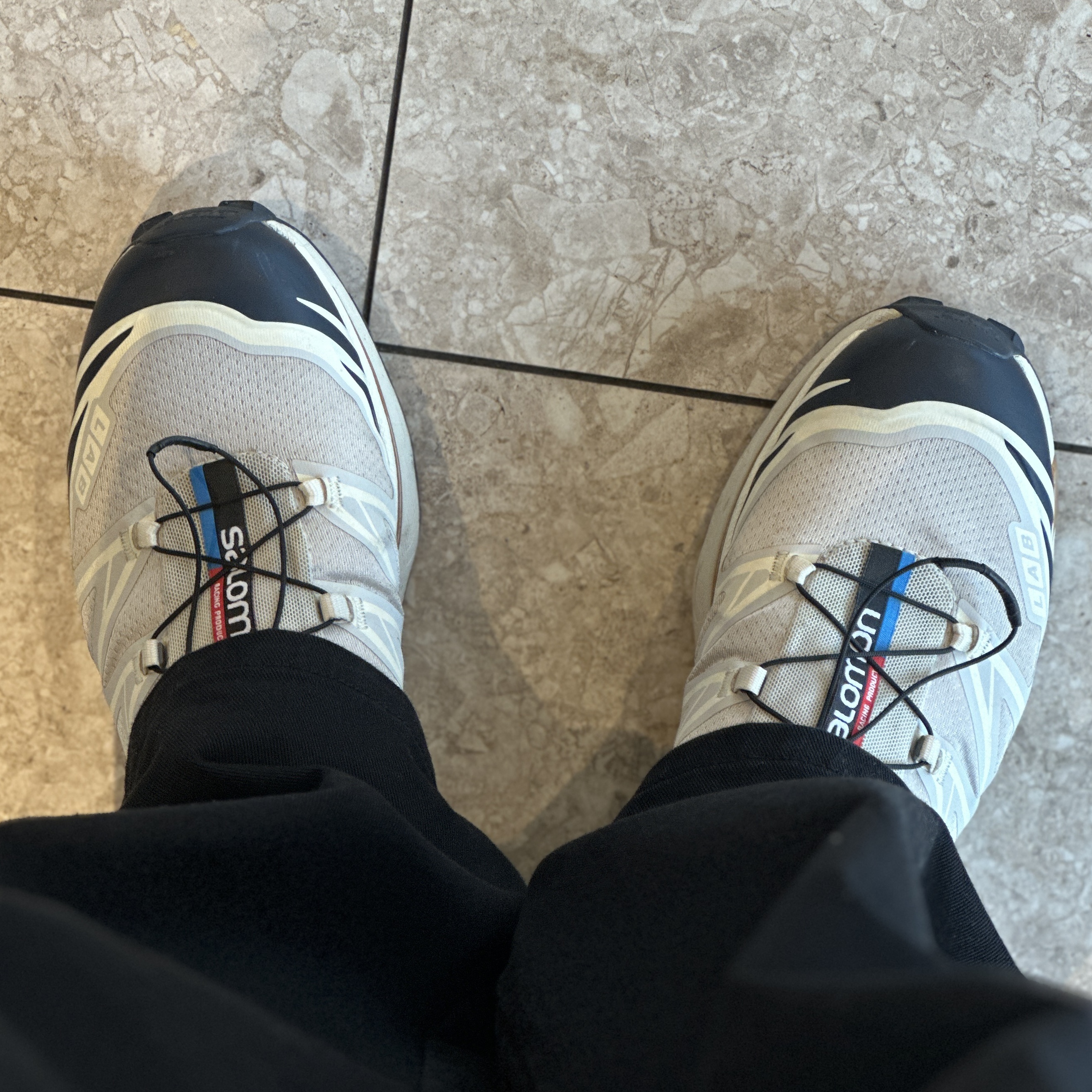 Salomon XT-6 Lunar Rock Dark Sapphire 착용 스타일