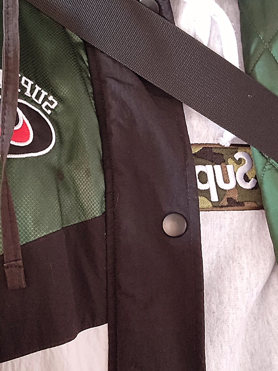Supreme Box Logo Hooded Sweatshirt Ash Grey - 23FW, Supreme x Nike Hooded Sport Jacket Green - 19SS 착용 스타일 - 2
