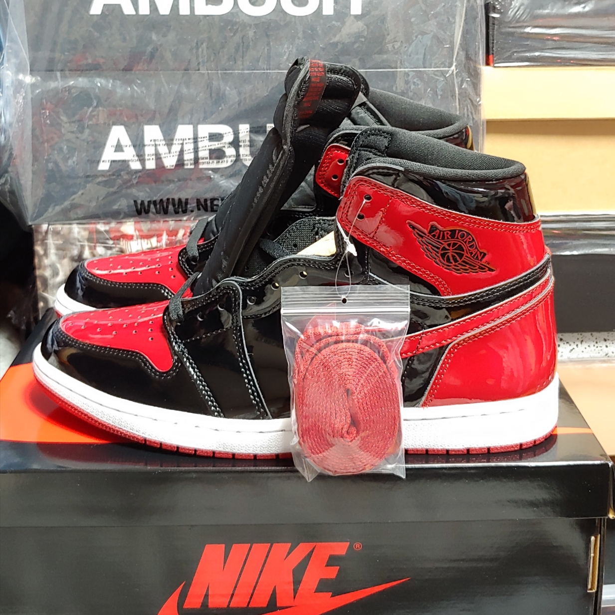 Jordan 1 Retro High OG Patent Bred 착용 스타일 - 2