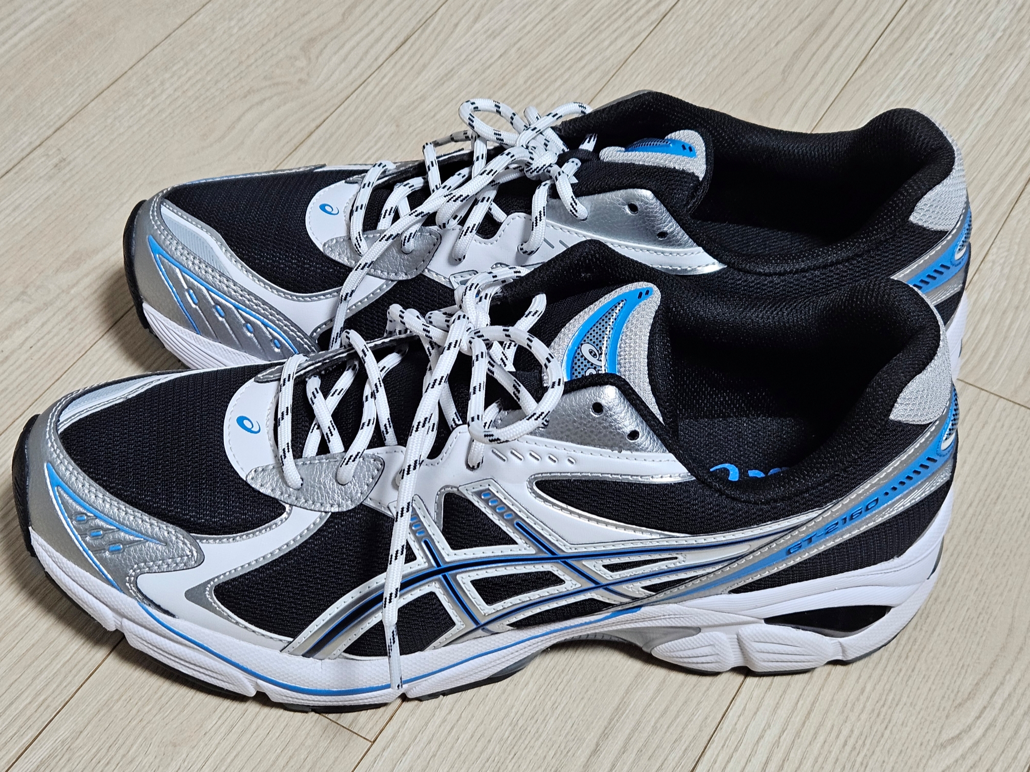Asics GT-2160 Black Pure Silver 착용 스타일 - 2