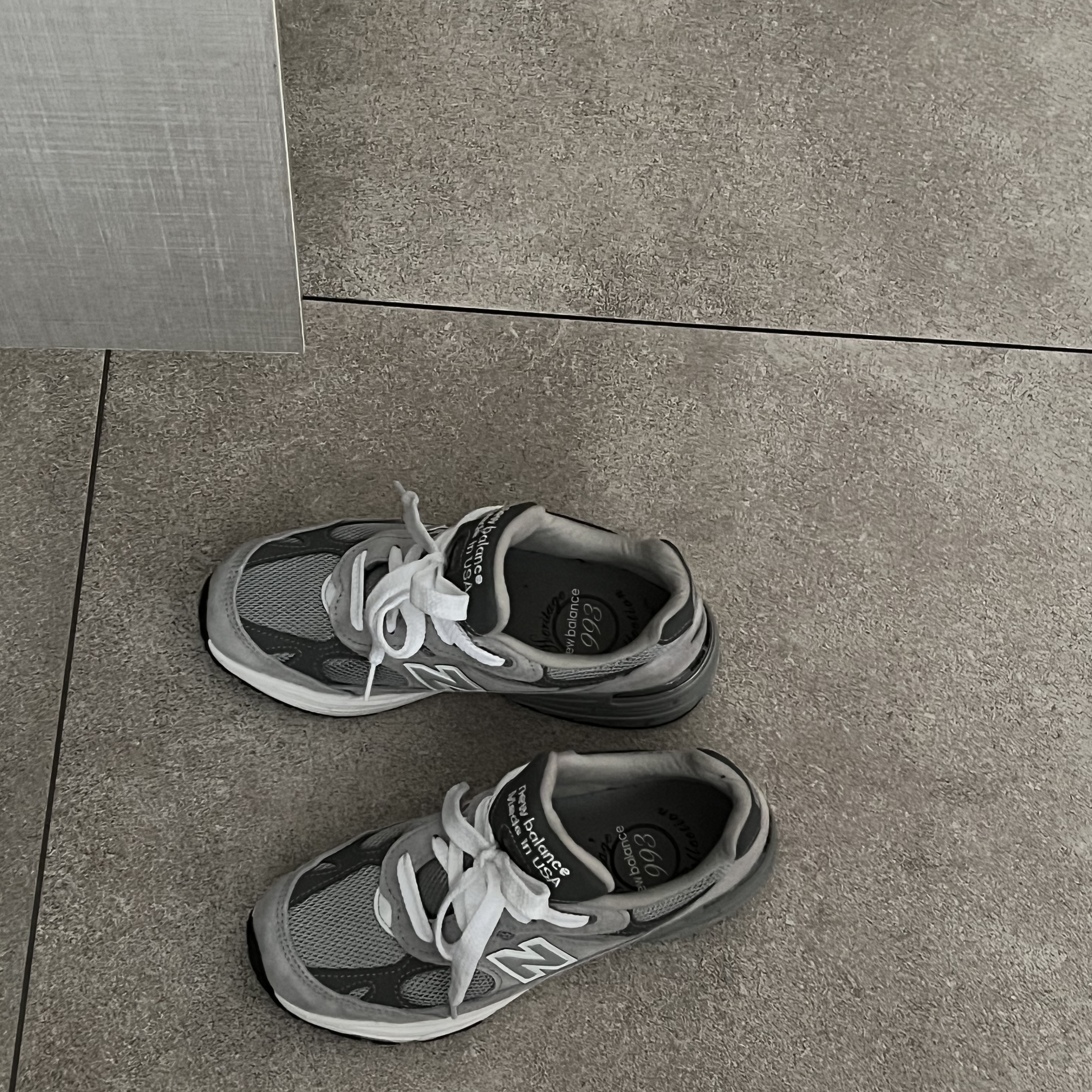 (W) New Balance 993 Made in USA Grey - B Standard 착용 스타일