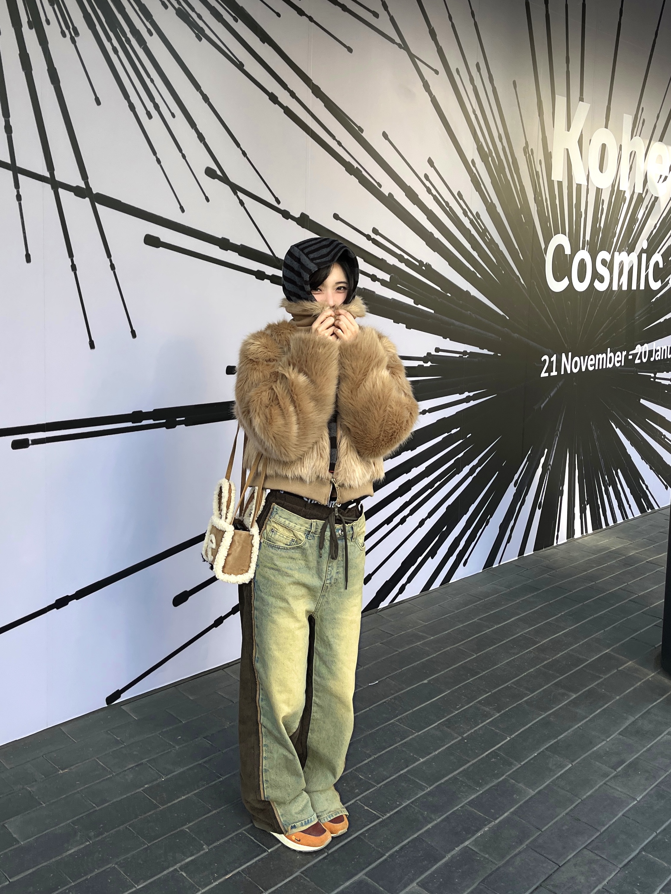 Telfar x UGG Small Shopping Bag Chestnut, Nike x Kasina Air Max 1 SP Won-Ang Orange 착용 스타일 - 1
