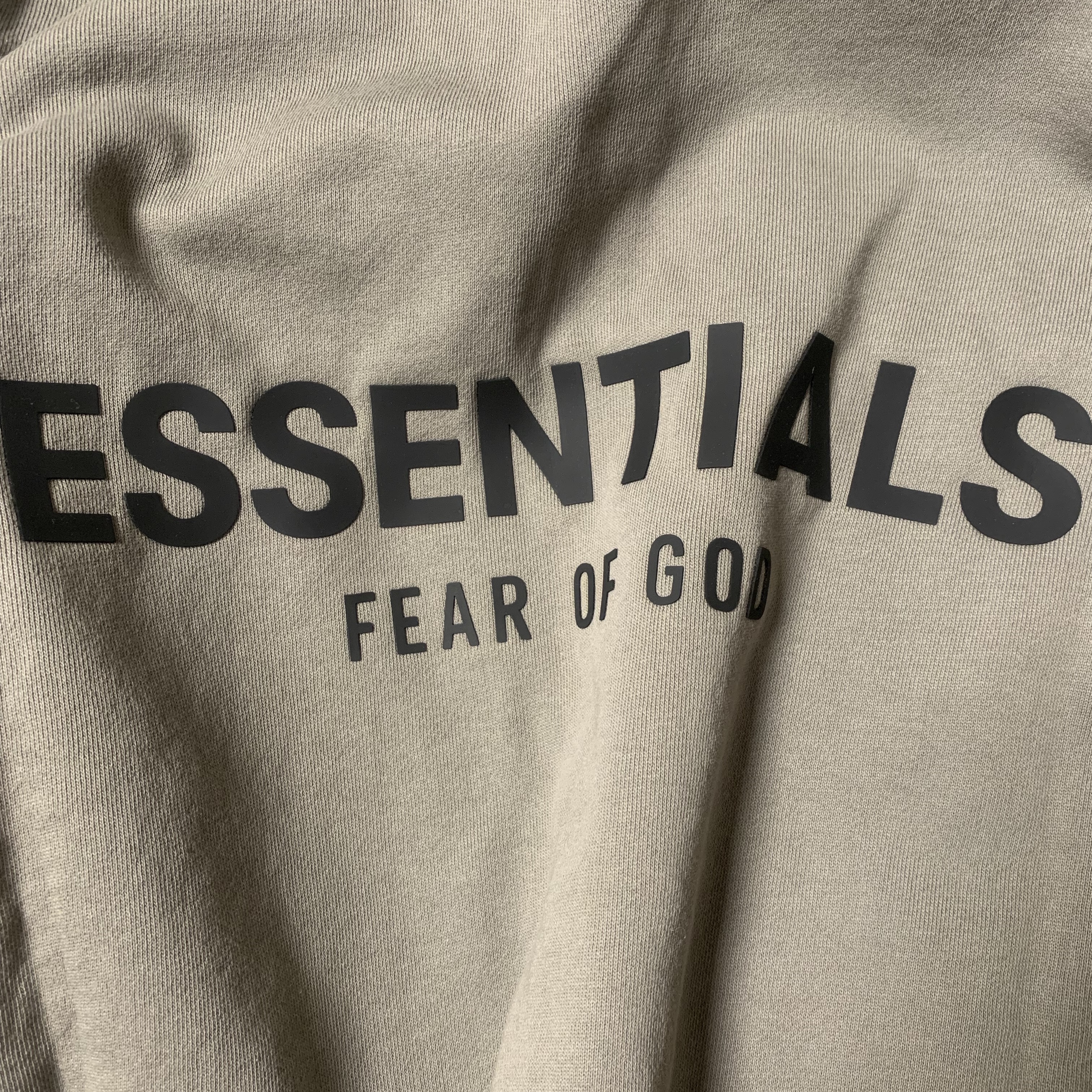 Essentials Long Sleeve Boxy Polo Taupe - 20FW 착용 스타일