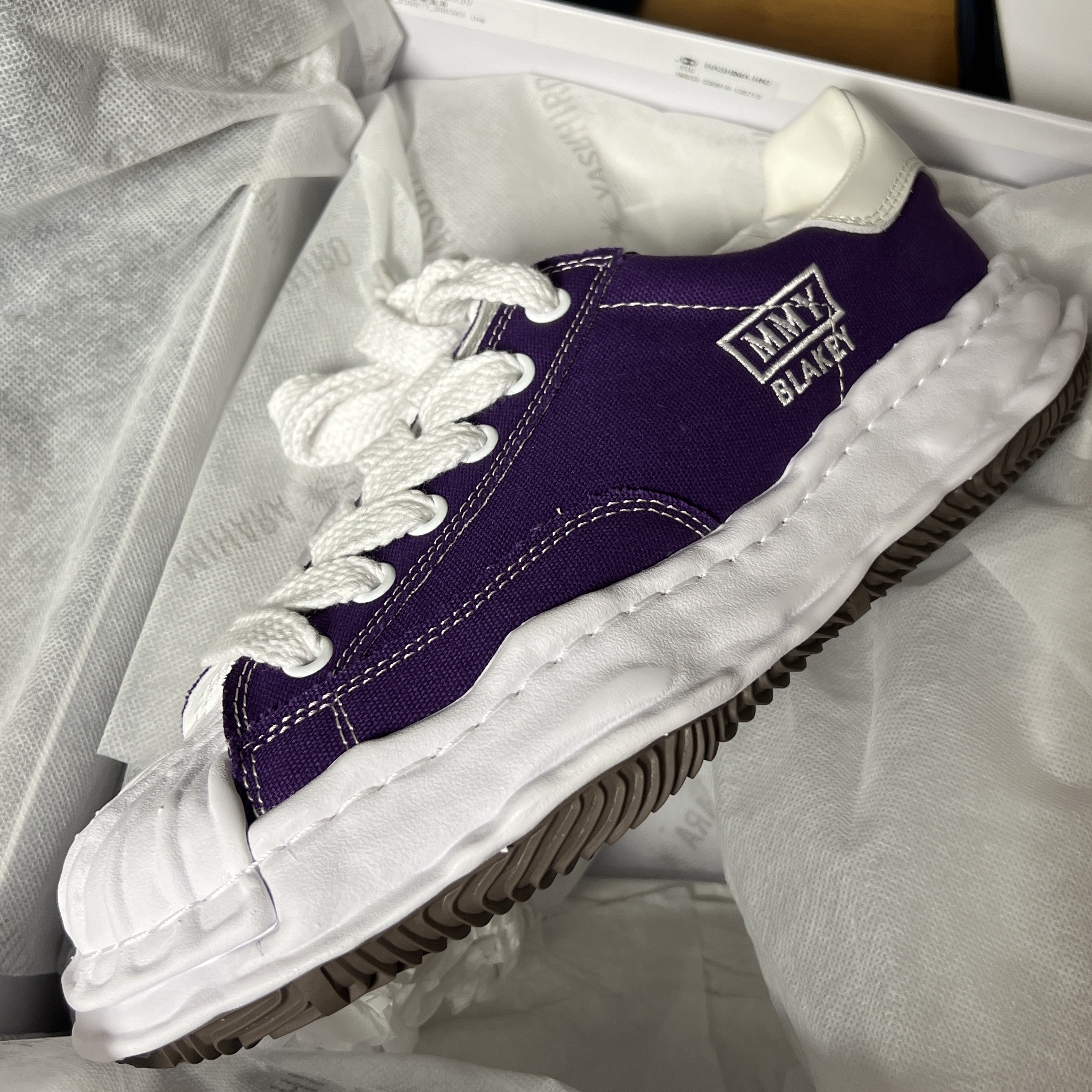 Maison Mihara Yasuhiro Blakey OG Sole Canvas Low-top Sneakers Purple 착용 스타일