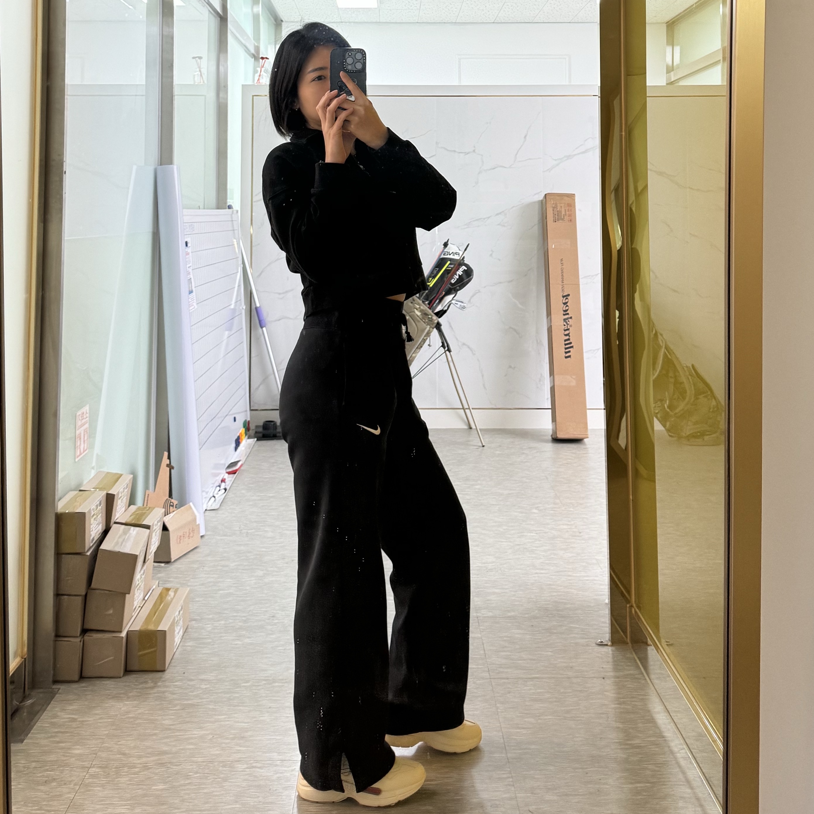 (W) Gucci Rhyton Leather Sneakers Logo, (W) Nike NSW Phoenix Fleece High Waisted Wide Leg Sweatpants Black - US/EU 착용 스타일