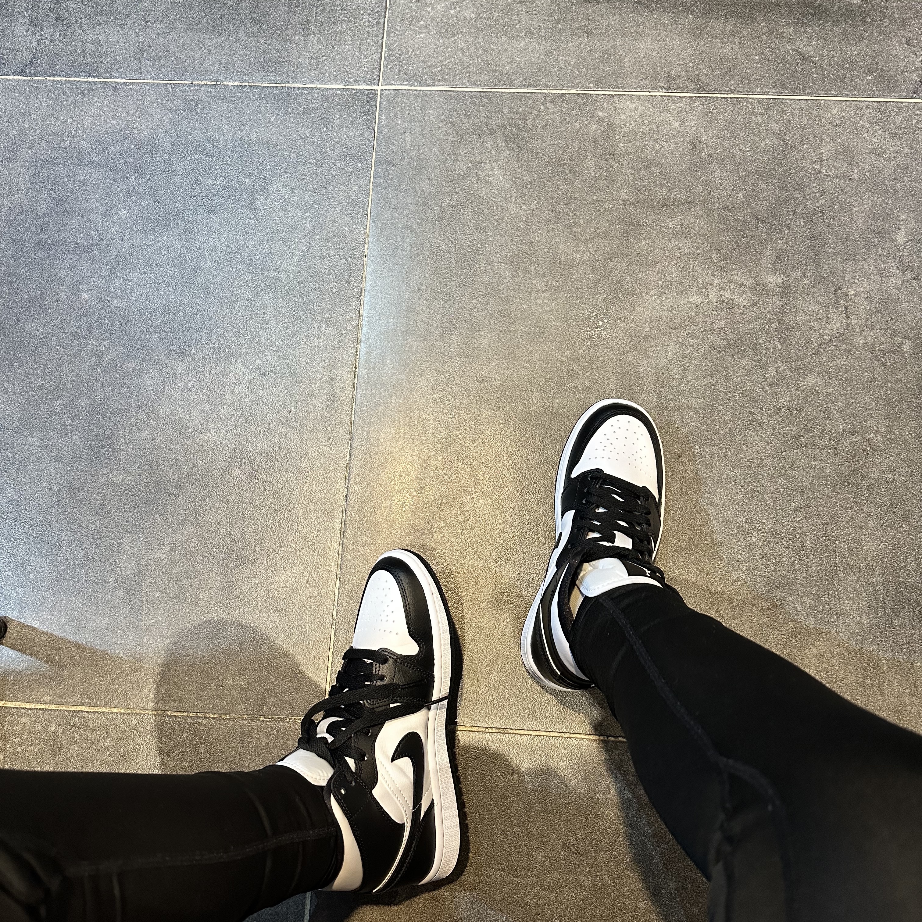 (W) Jordan 1 Mid White Black 착용 스타일