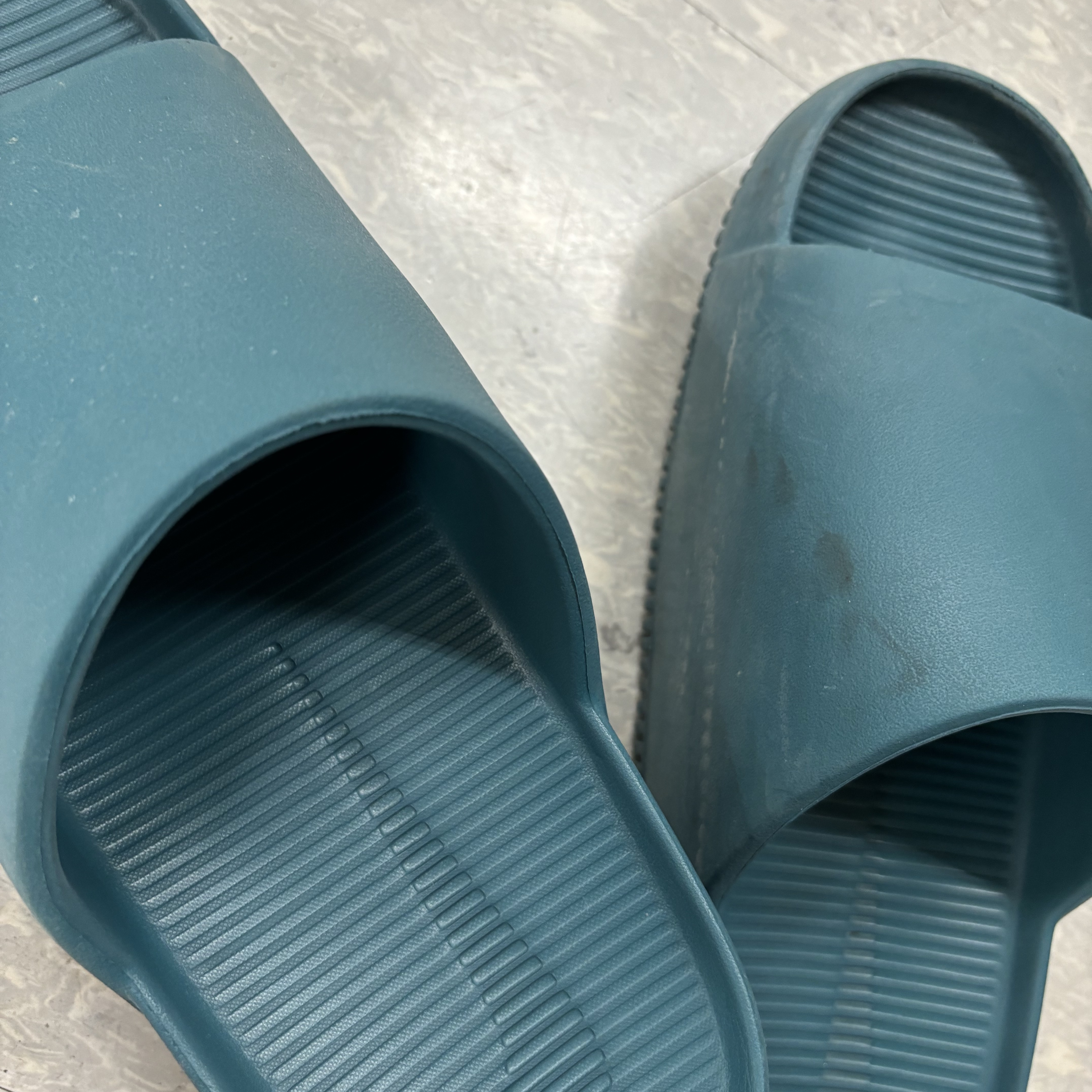 Nike Calm Slide Geode Teal 착용 스타일