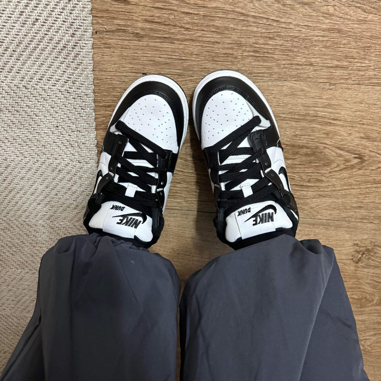 (W) Nike Dunk Low Disrupt 2 Black White 착용 스타일
