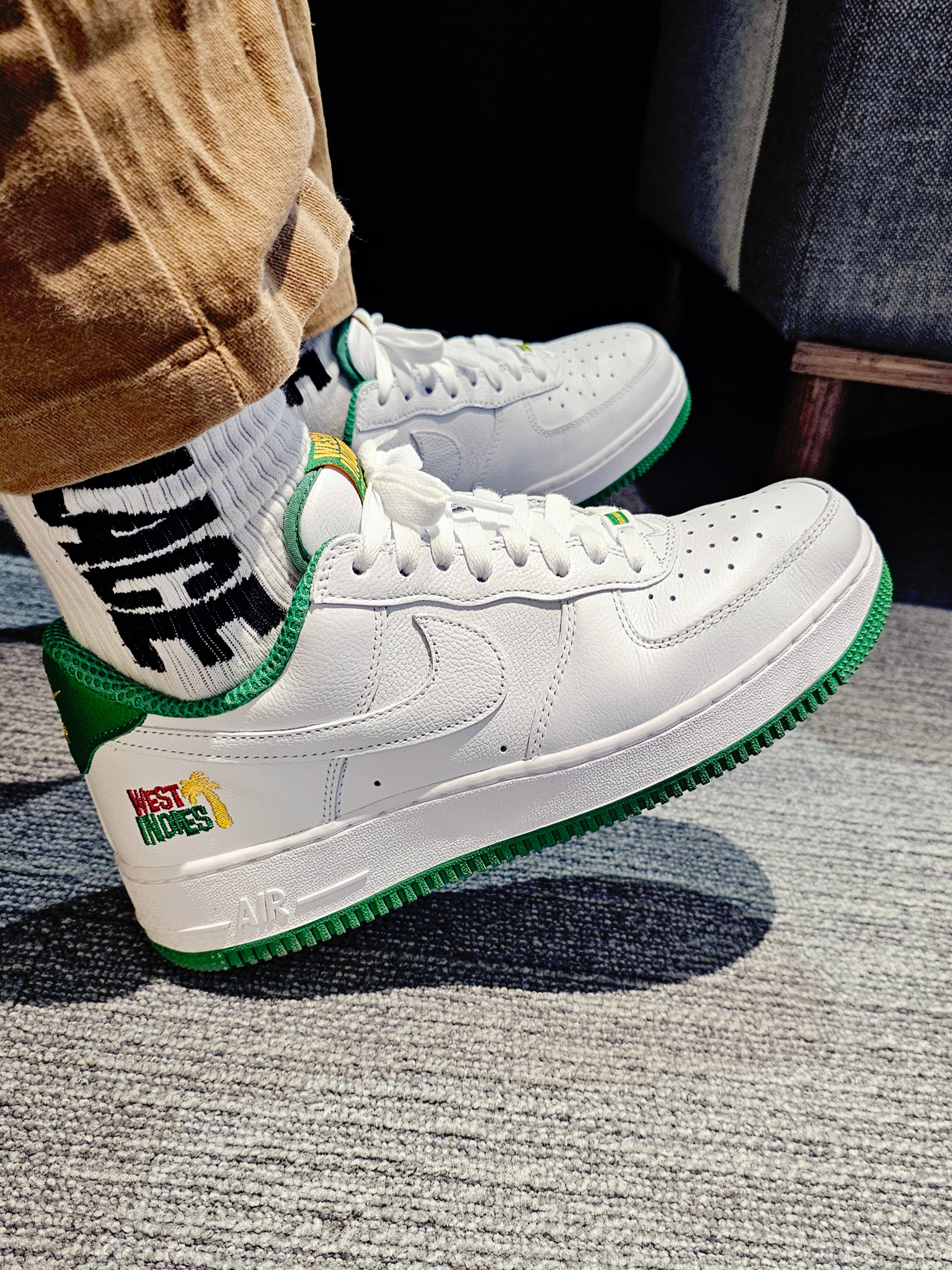 Nike Air Force 1 Low Retro QS West Indies Classic Green 착용 스타일