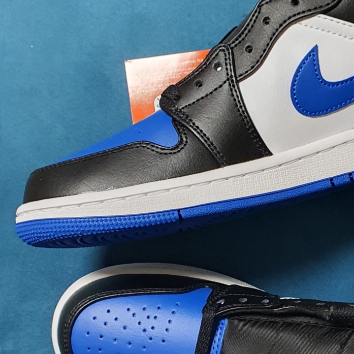 Jordan 1 Low Alternate Royal Toe 착용 스타일
