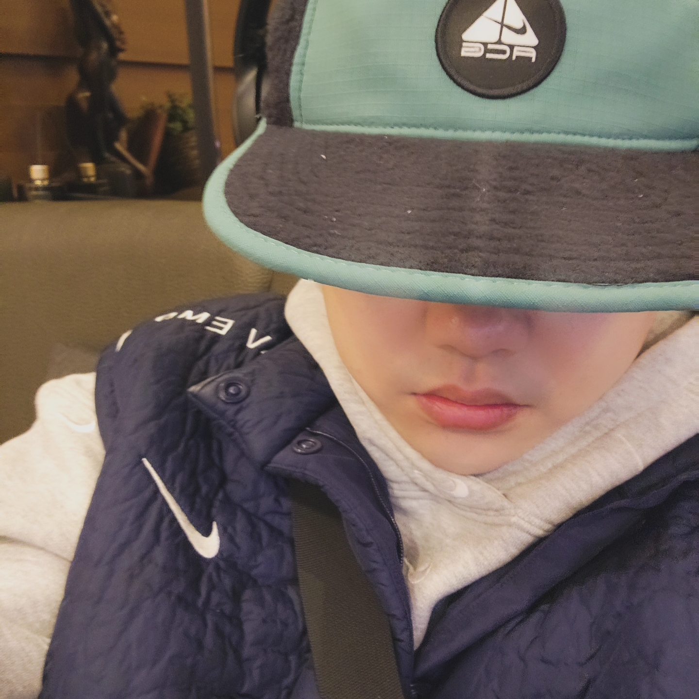 Nike x Cav Empt Vest Navy, Nike NRG Swoosh Logo Hoodie Grey Heather 착용 스타일 - 2