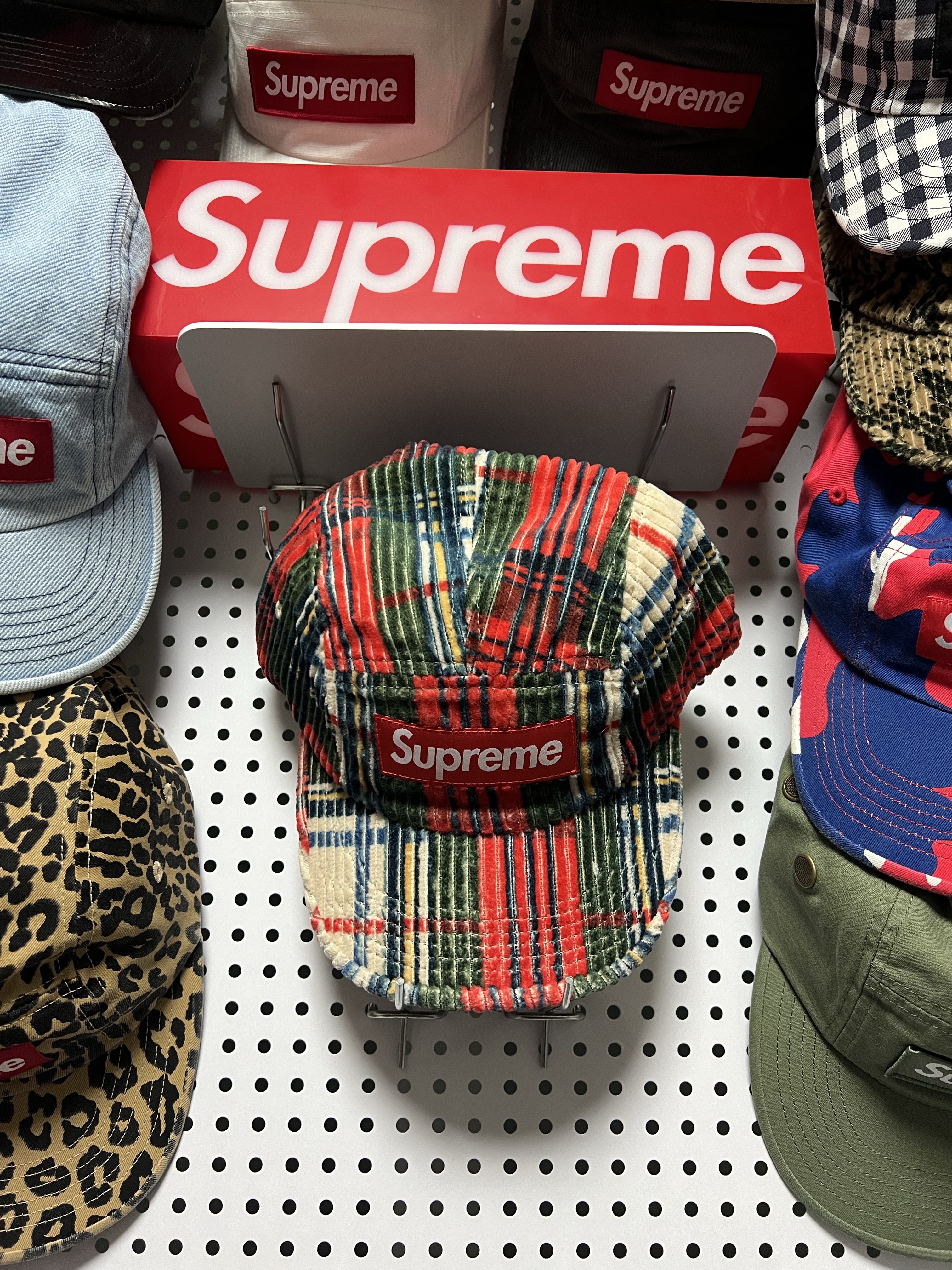 Supreme Corduroy Camp Cap Plaid - 22SS 착용 스타일